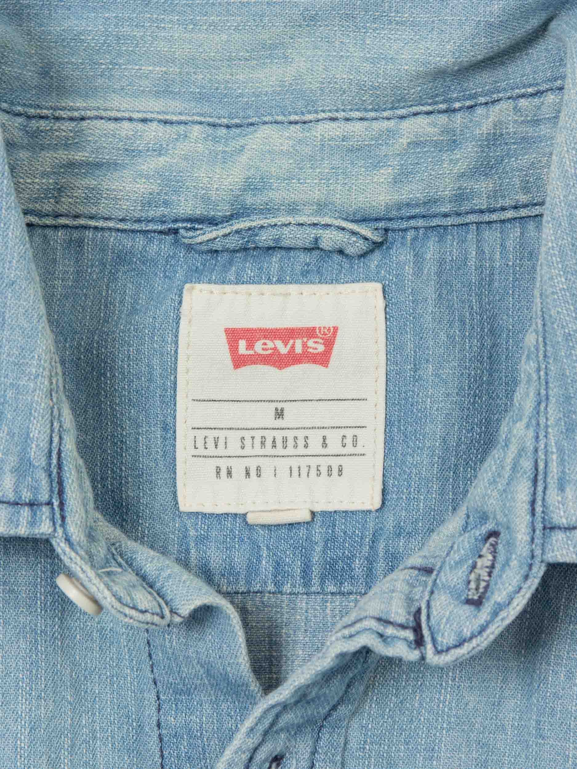 2000s Levi's Denim Shirt (M) - Image 6