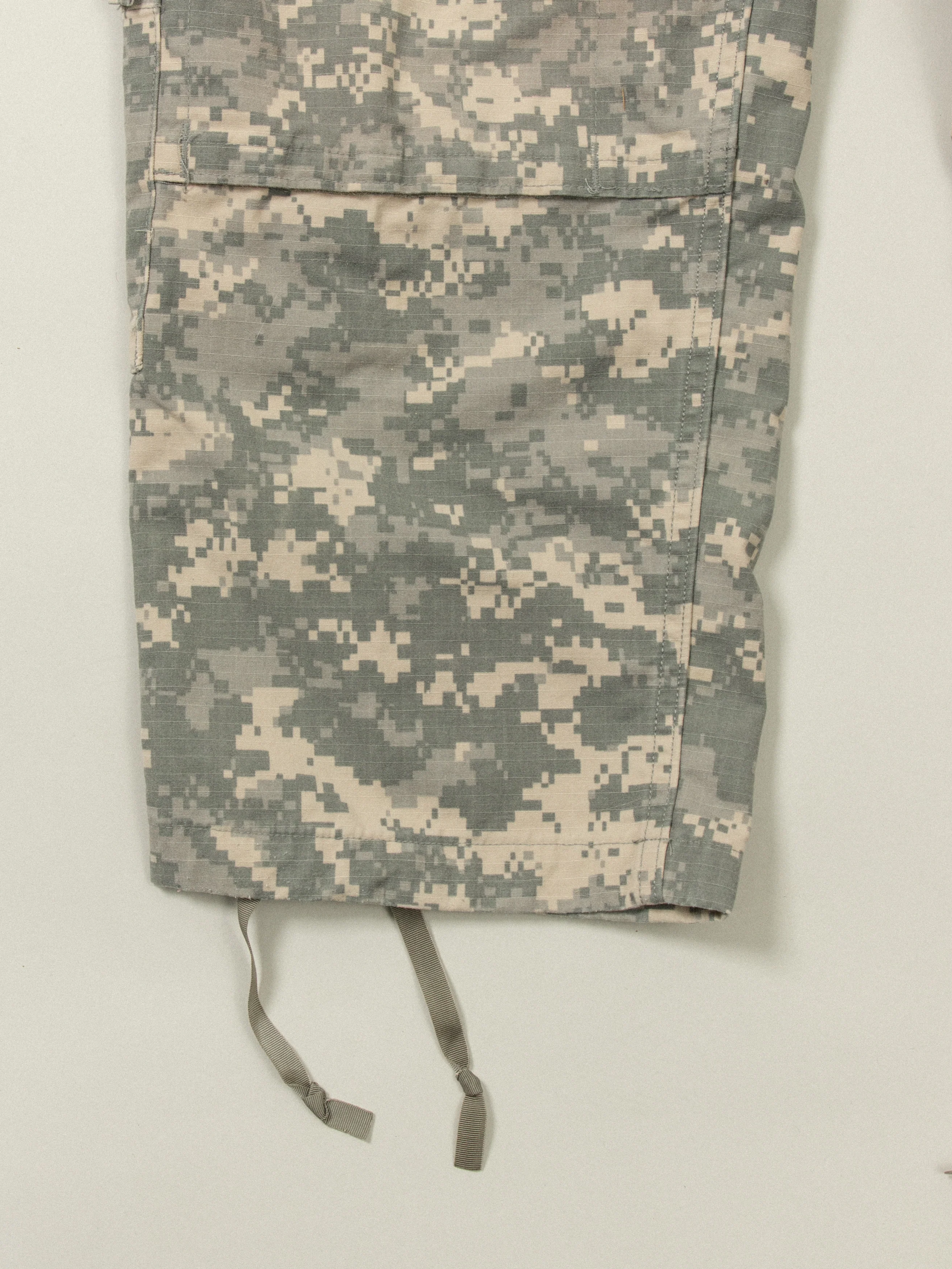 US Army Digital UCP Camo Cargo Trousers - Image 8