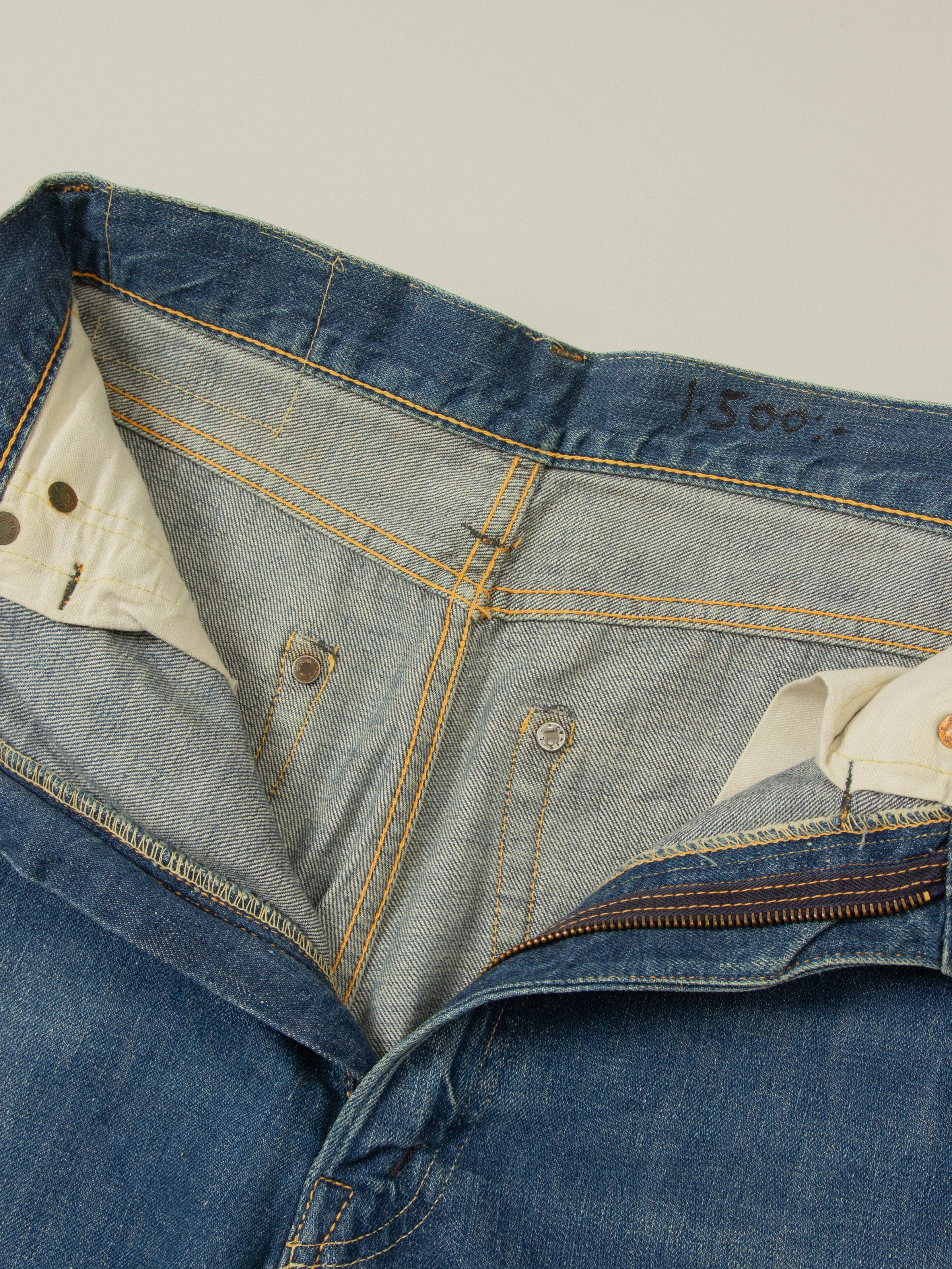 Vtg 1950s 'Lady' Levi's 701 Selvedge Big E Jeans (26x28) - Image 2