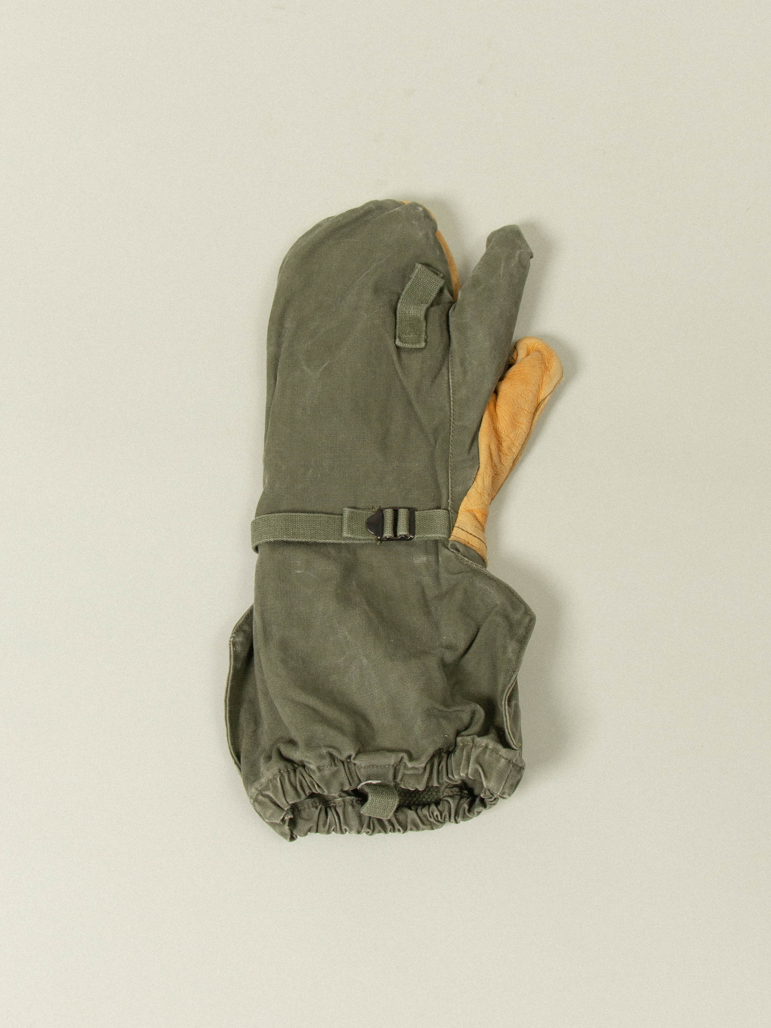 Vtg 1950s US Army M-51 "Trigger Finger" Field Gloves - Image 3