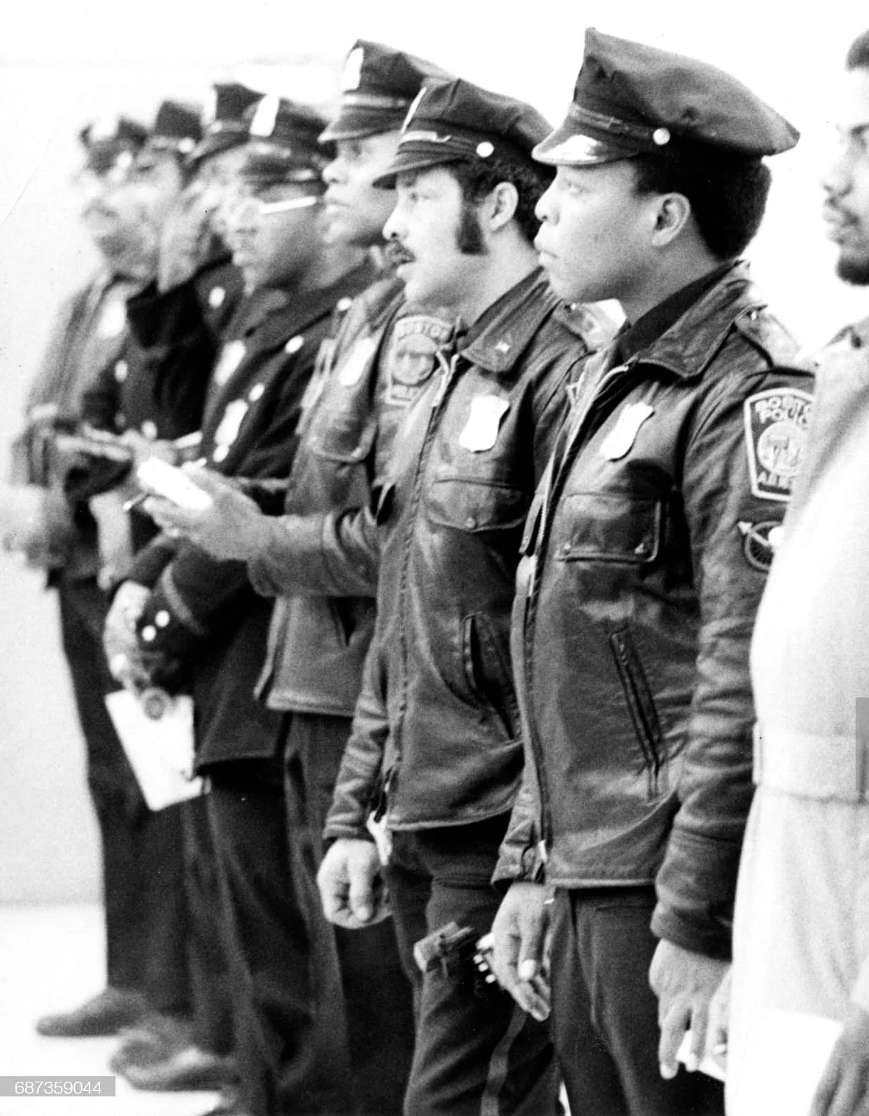Vtg 1970s Boston Police Leather Jacket - Made in USA (L) - Image 2