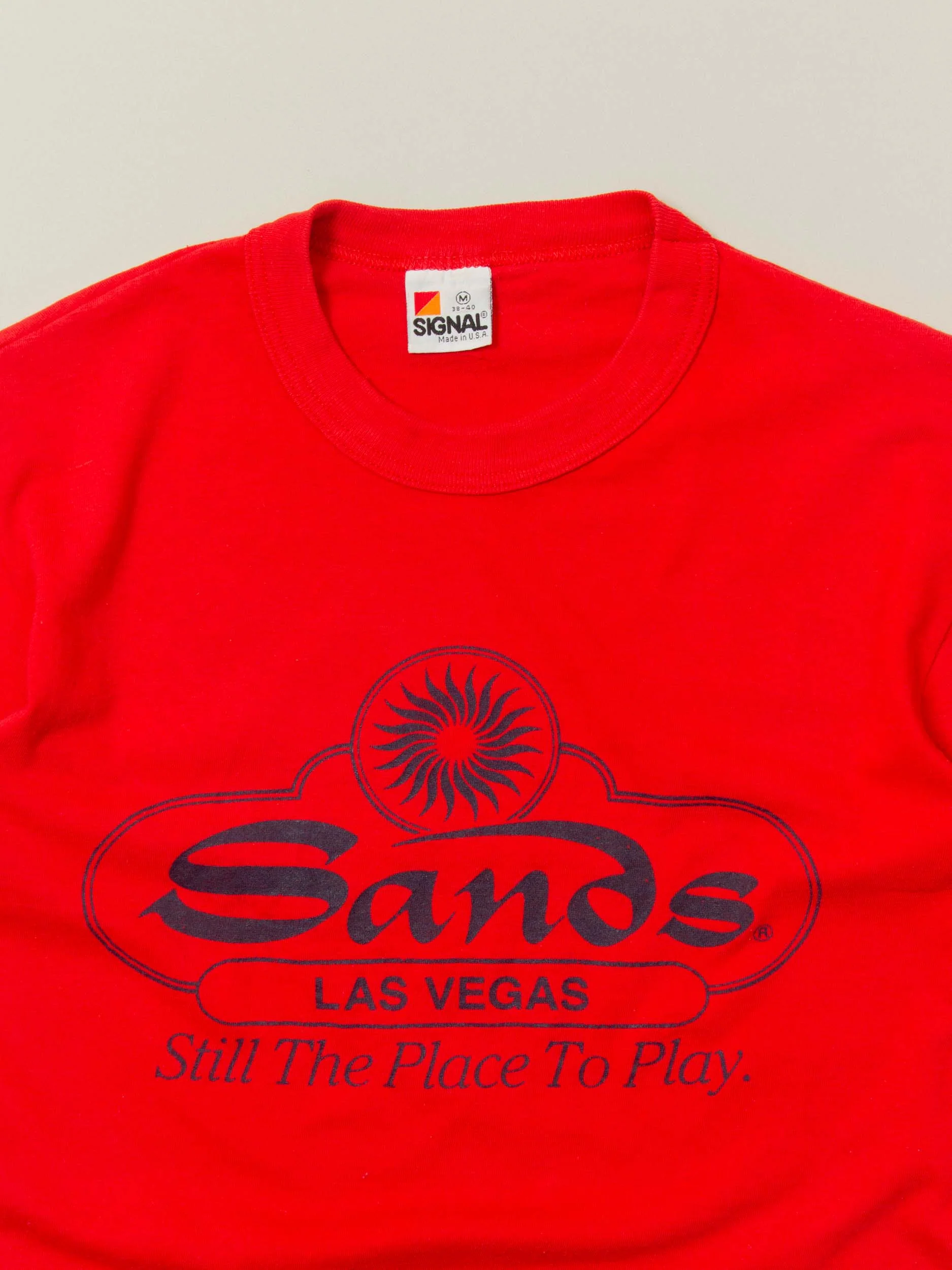 Vtg 1980s 'Sands Las Vegas' Single Stitch Tee – Made in USA (S/M) - Image 2