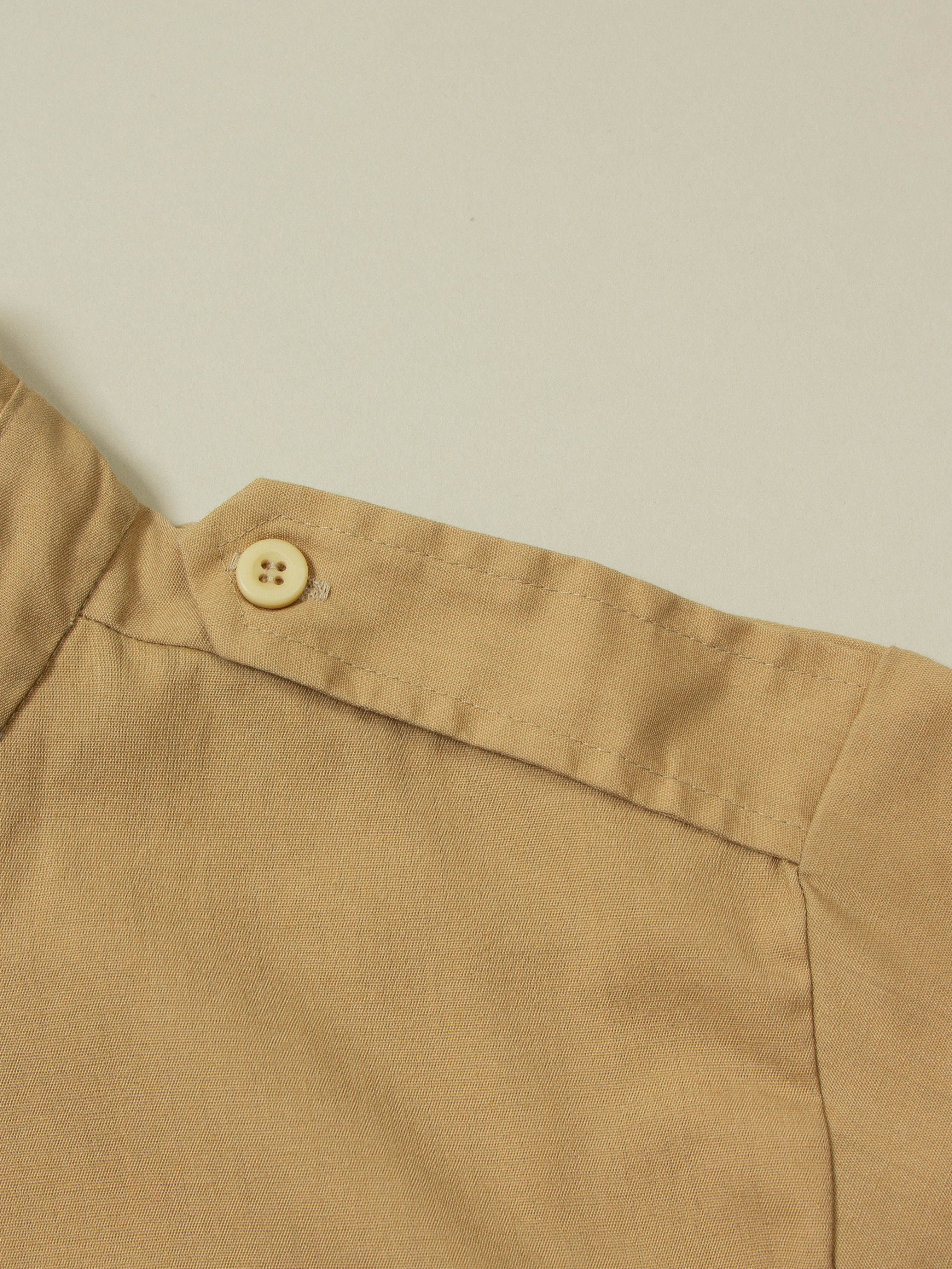 Vtg 1980s US Army Short Sleeve Officer Shirt (Women's S) - Image 5