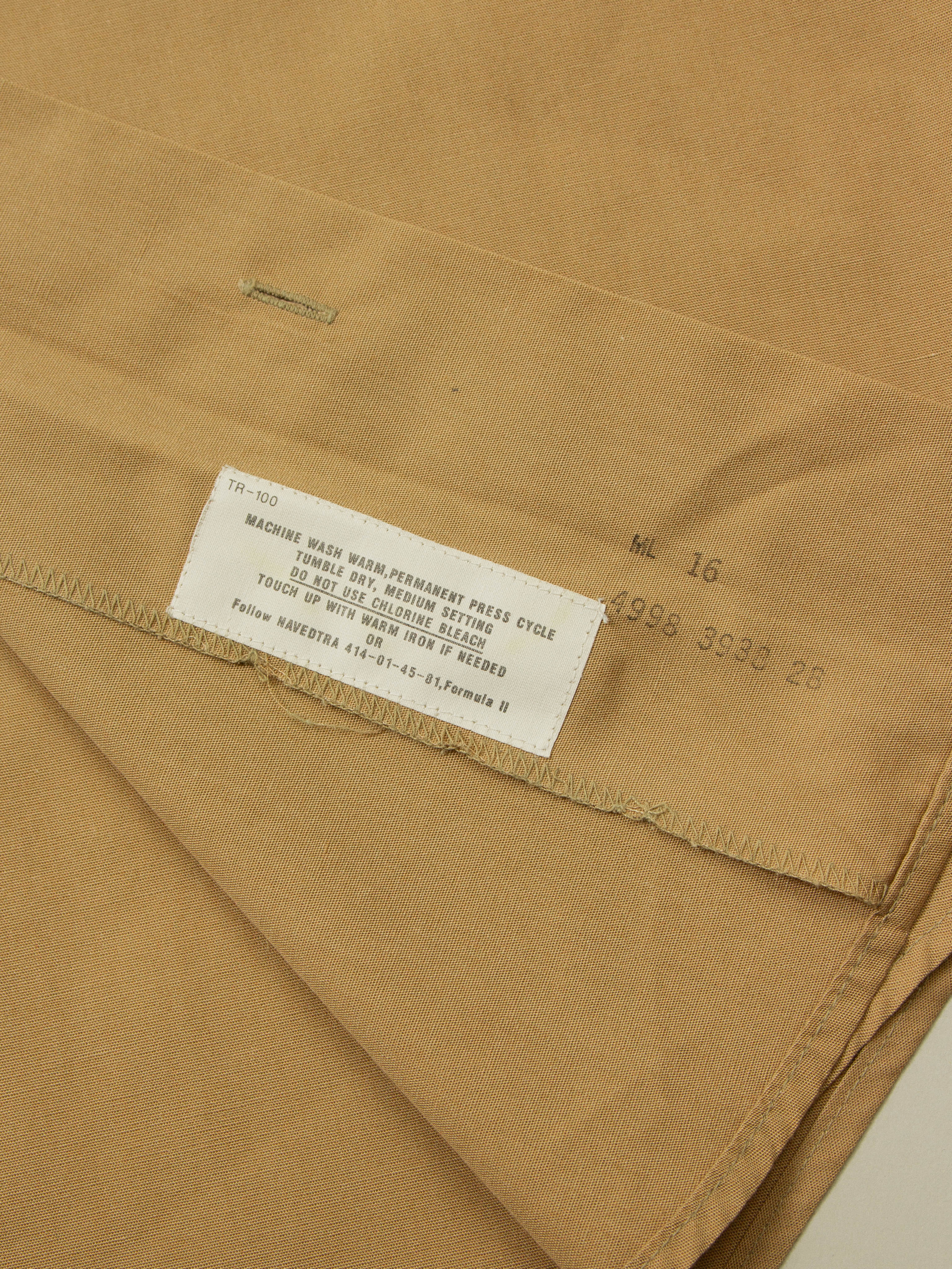 Vtg 1980s US Navy Short Sleeve Officer Shirt (M) - Image 5