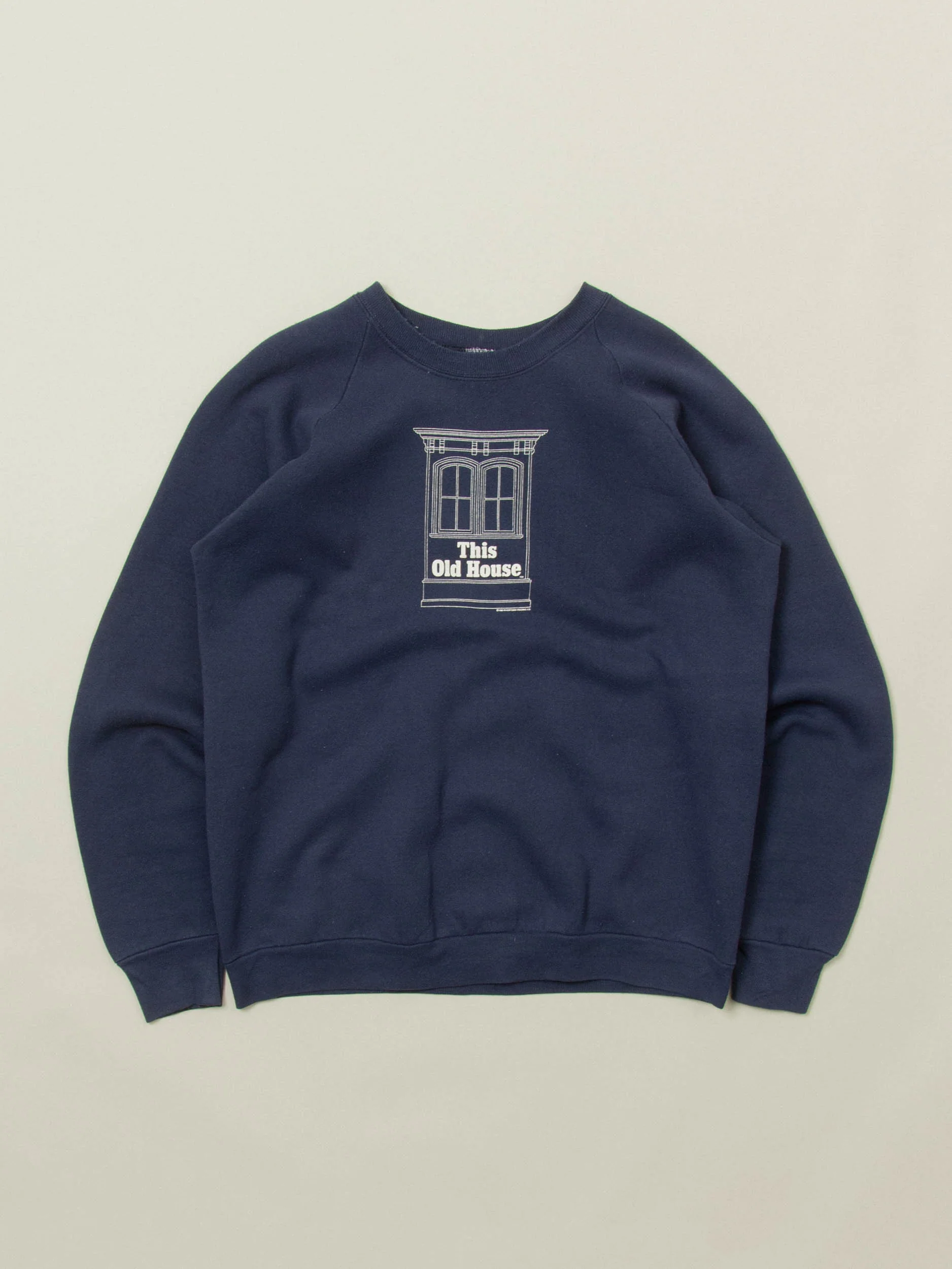 Vtg 1990s Fruit of the Loom Raglan Sweatshirt – Made in USA (XL)