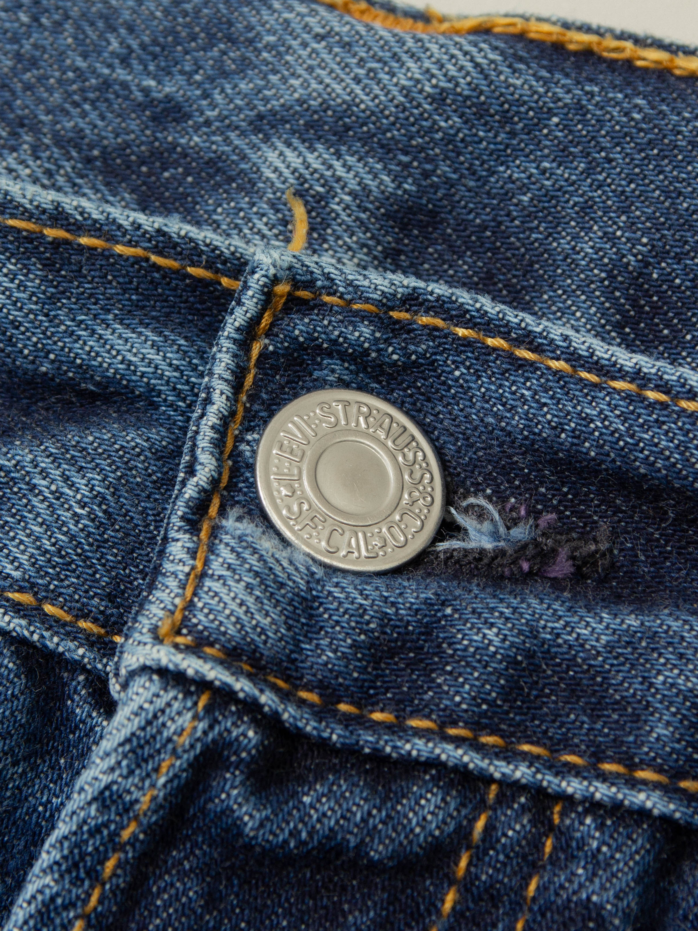 Vtg 1990s Levi's 501 Jeans (32x28) - Image 3