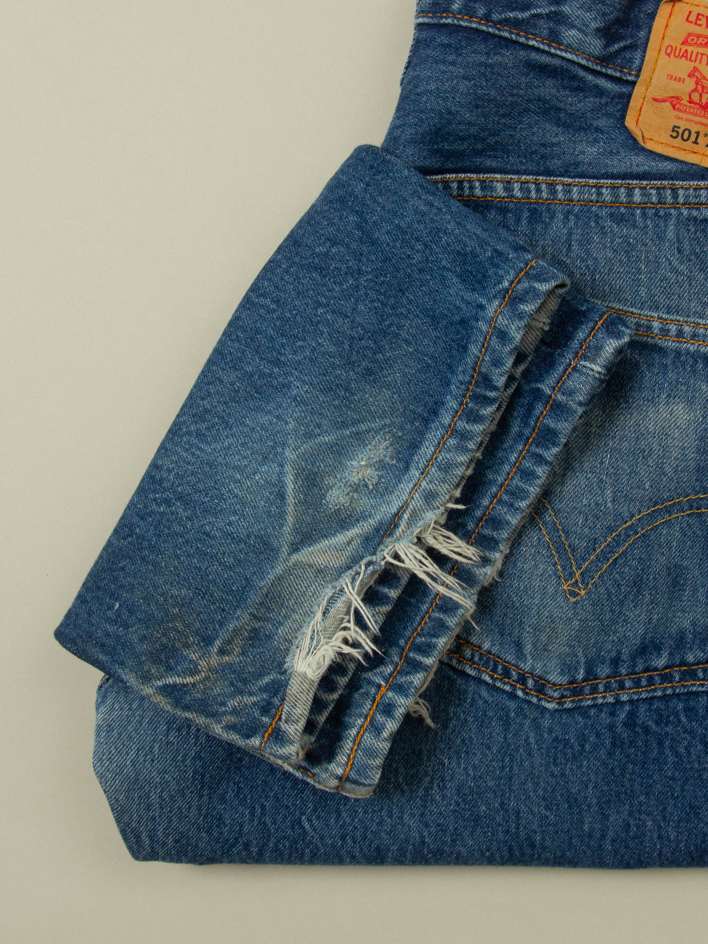 Vtg 1990s Levi's 501 Jeans (32x32) - Image 4