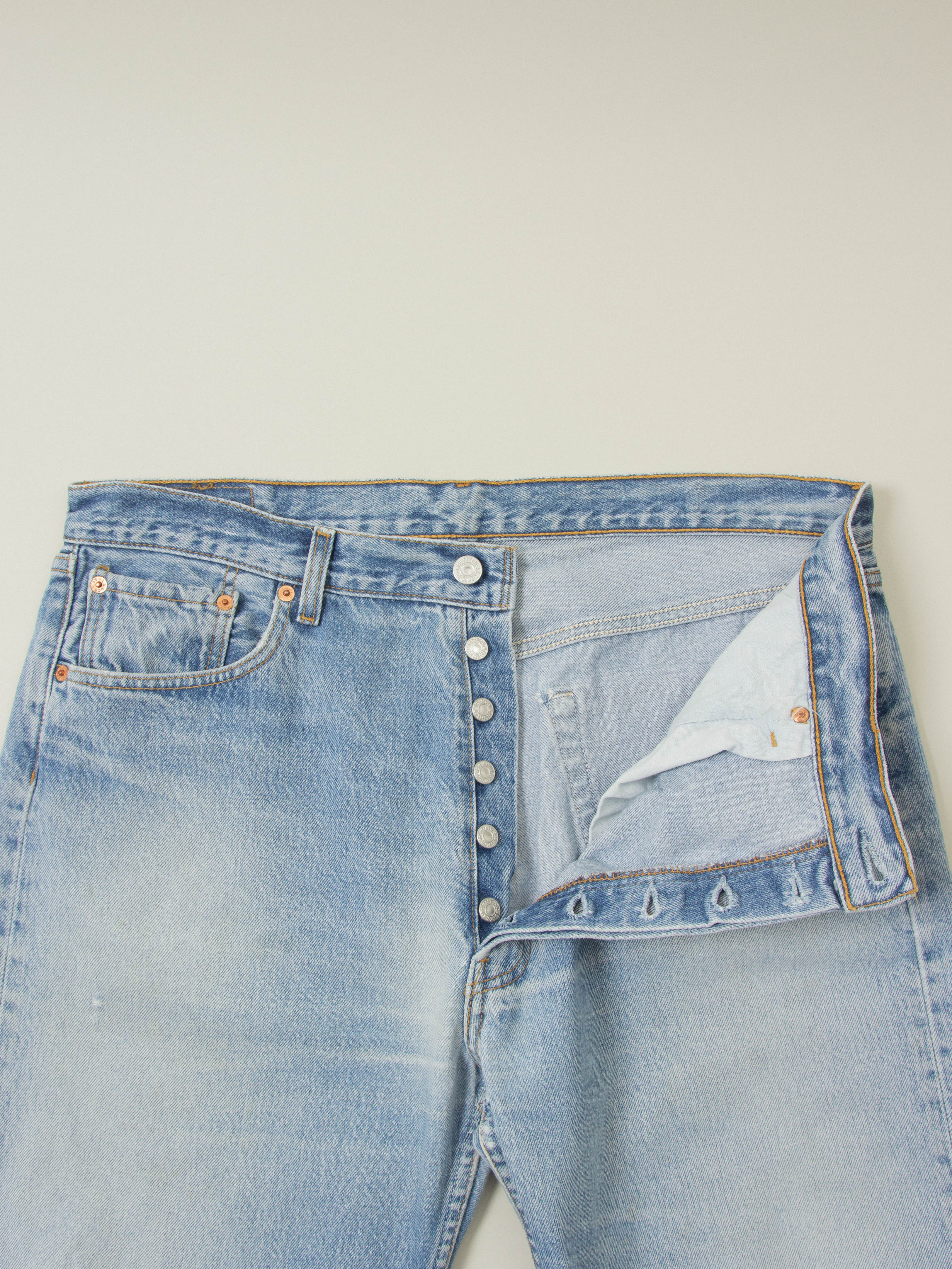 Vtg 1990s Levi's 501 Jeans (38x31) - Image 2