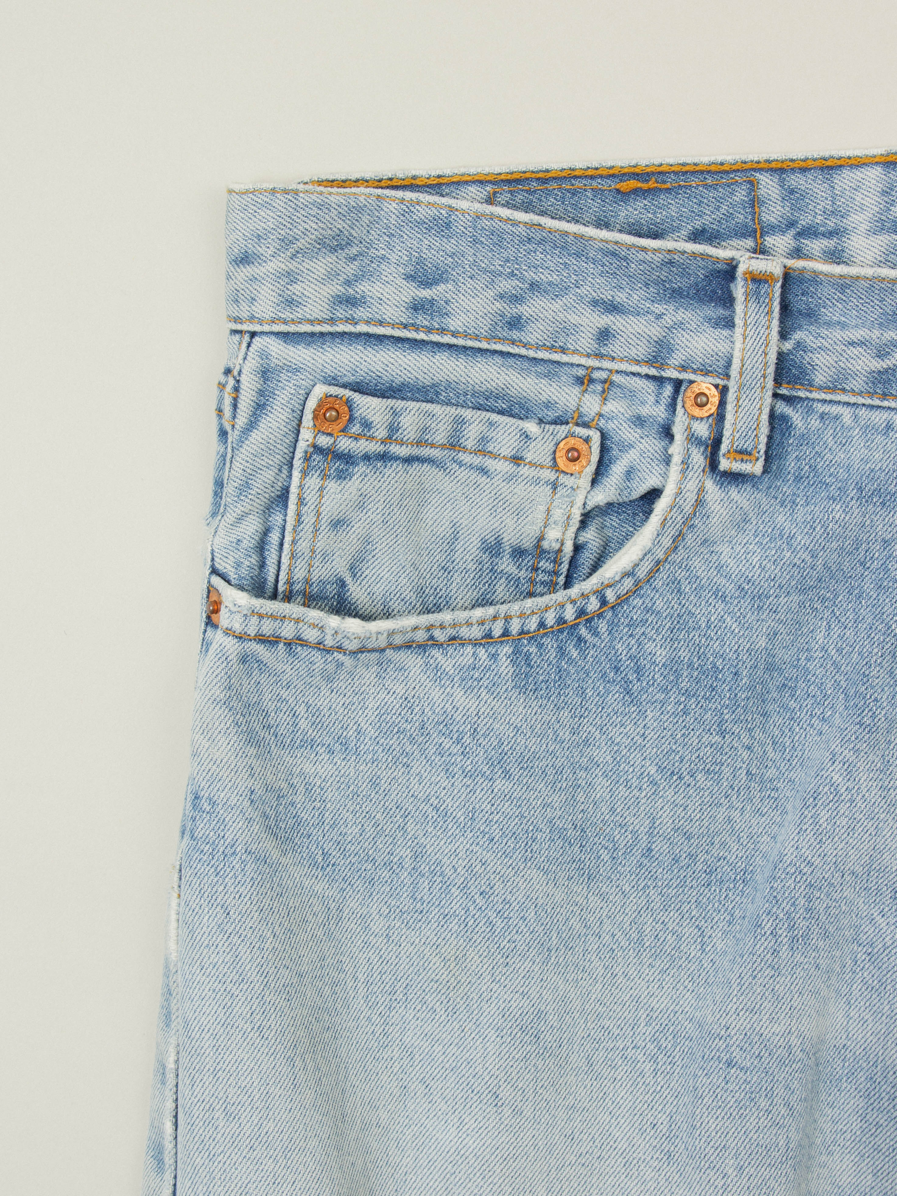 Vtg 1990s Levi's 501 Jeans - Made in France (34x30) - Image 4