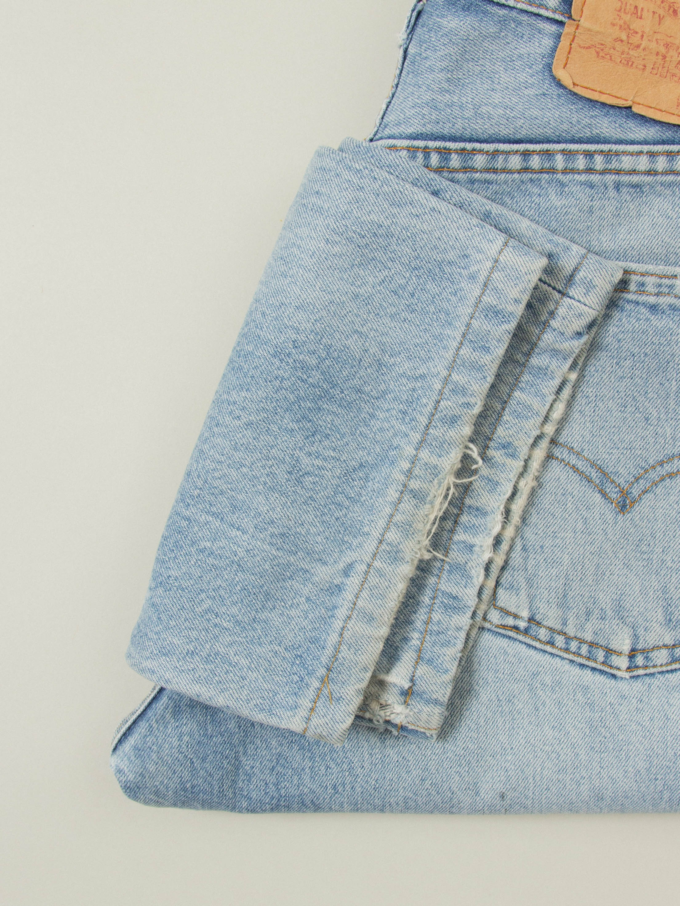 Vtg 1990s Levi's 501 Jeans - Made in France (34x30) - Image 6