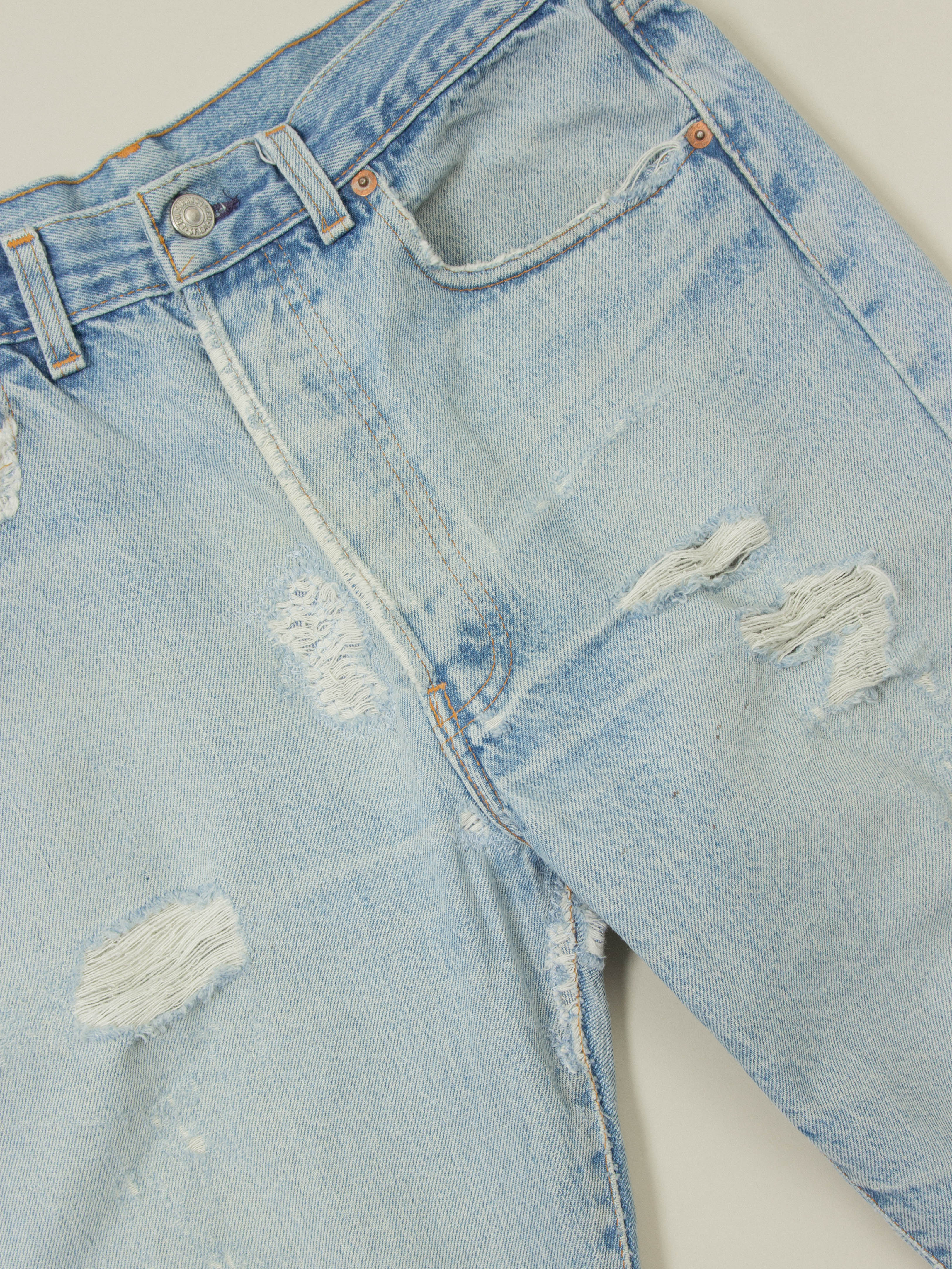 Vtg 1990s Levi's 501 Jeans - Made in UK (32x33) - Image 2