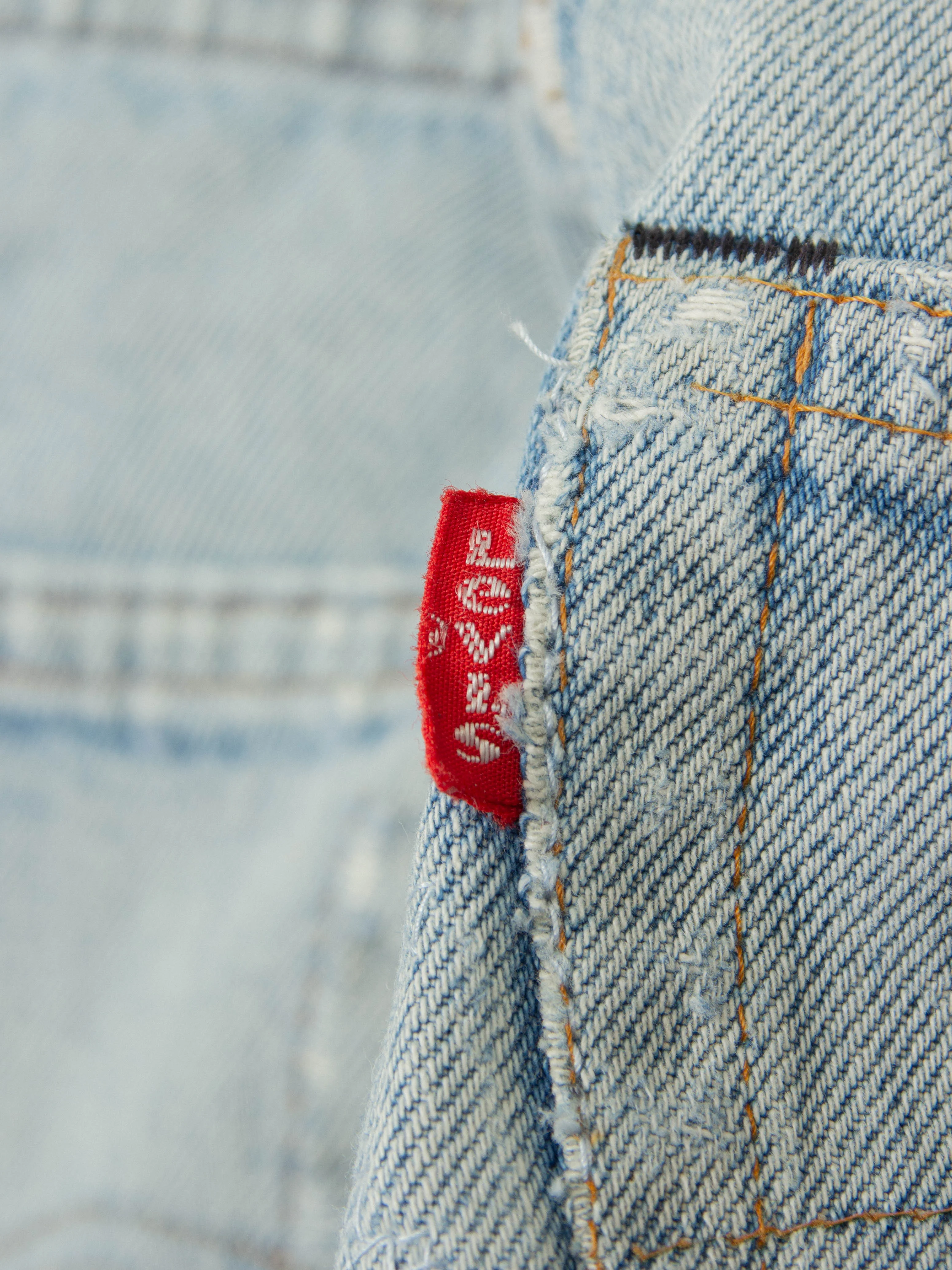 Vtg 1990s Levi's 501 Jeans - Made in UK (32x33) - Image 5