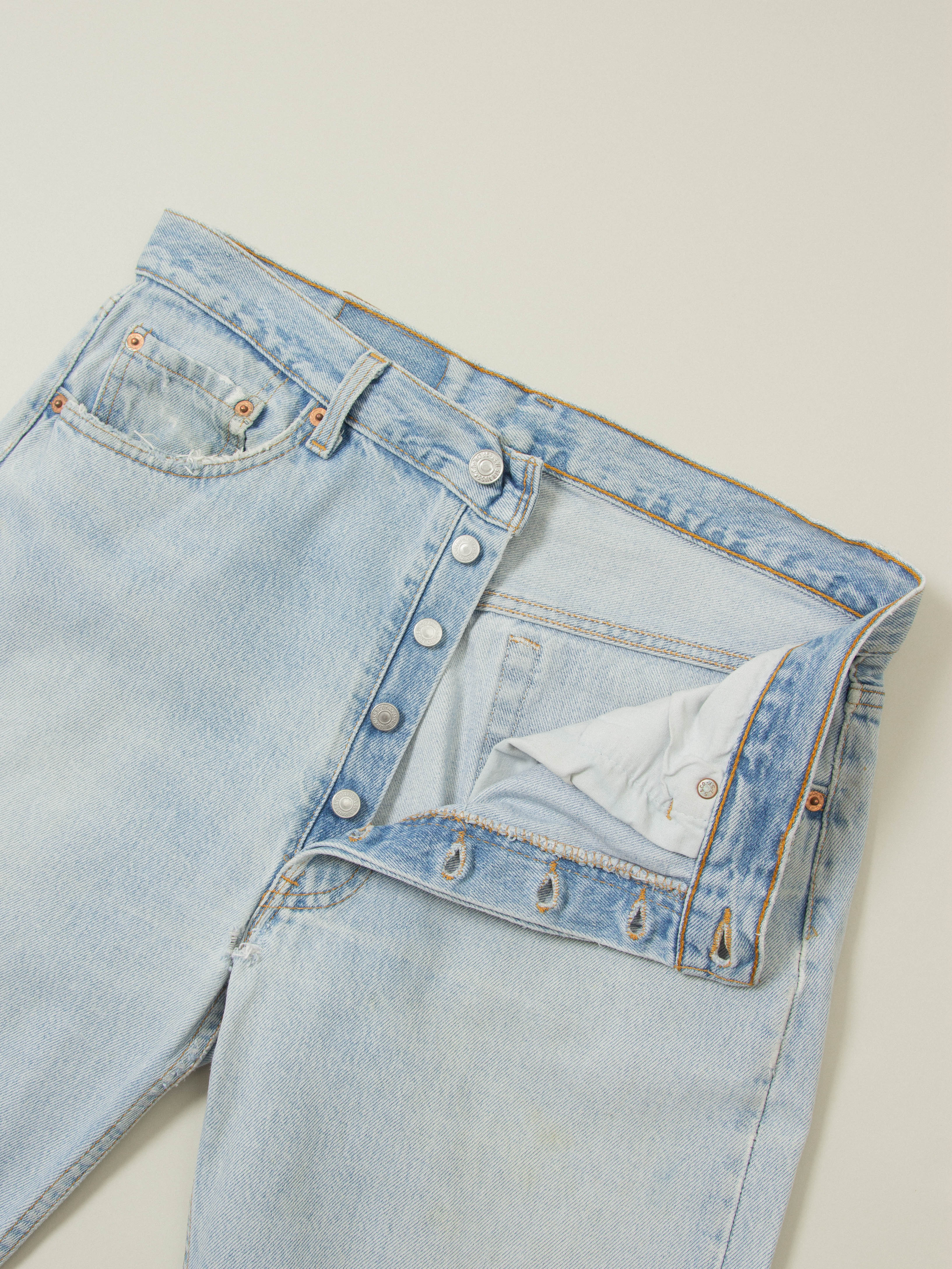 Vtg 1990s Levi's 501 Jeans - Made in USA (34x32) - Image 2