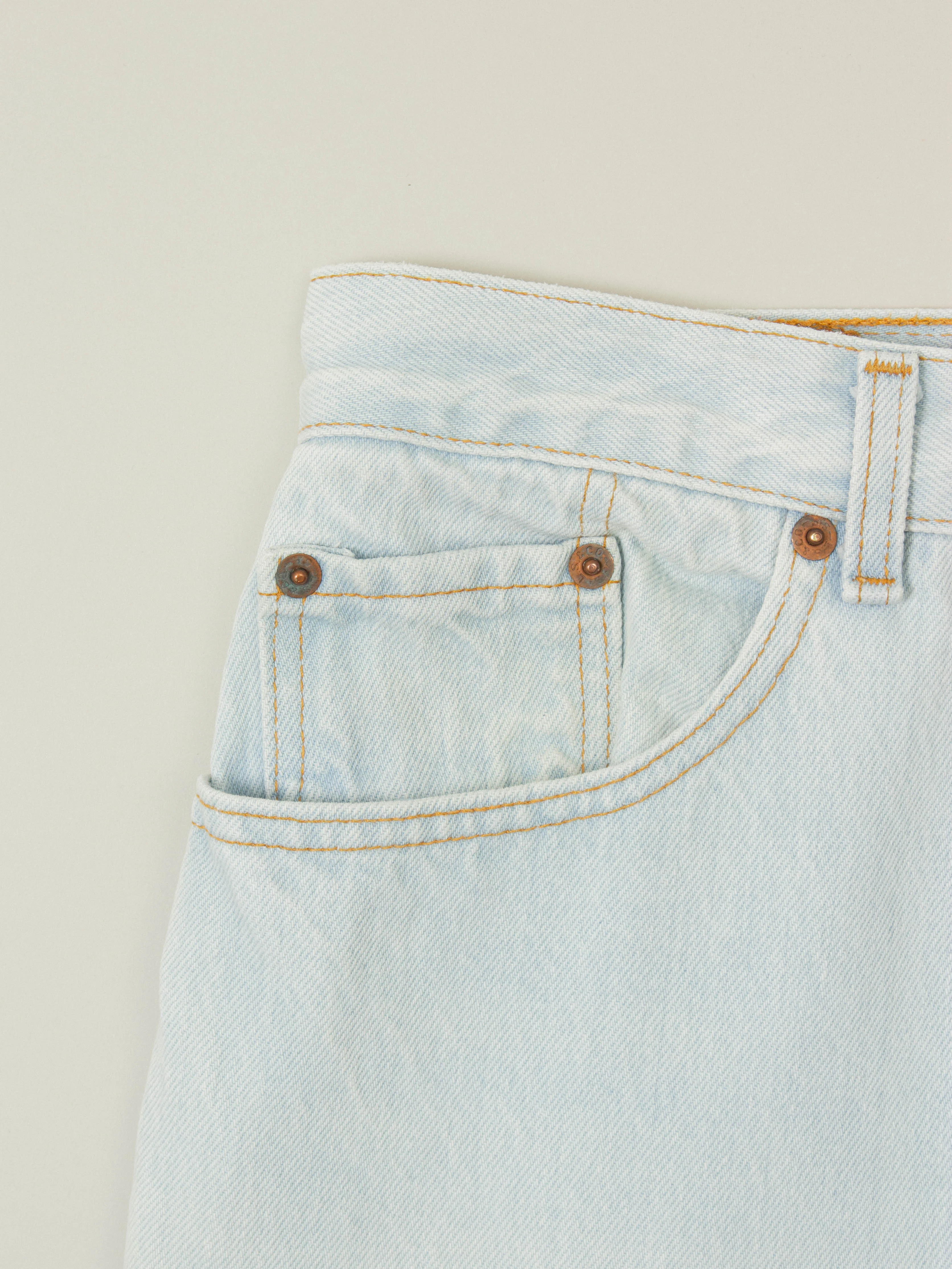 Vtg 1990s Levi's 901 Jeans - Made in France (28x32) - Image 4