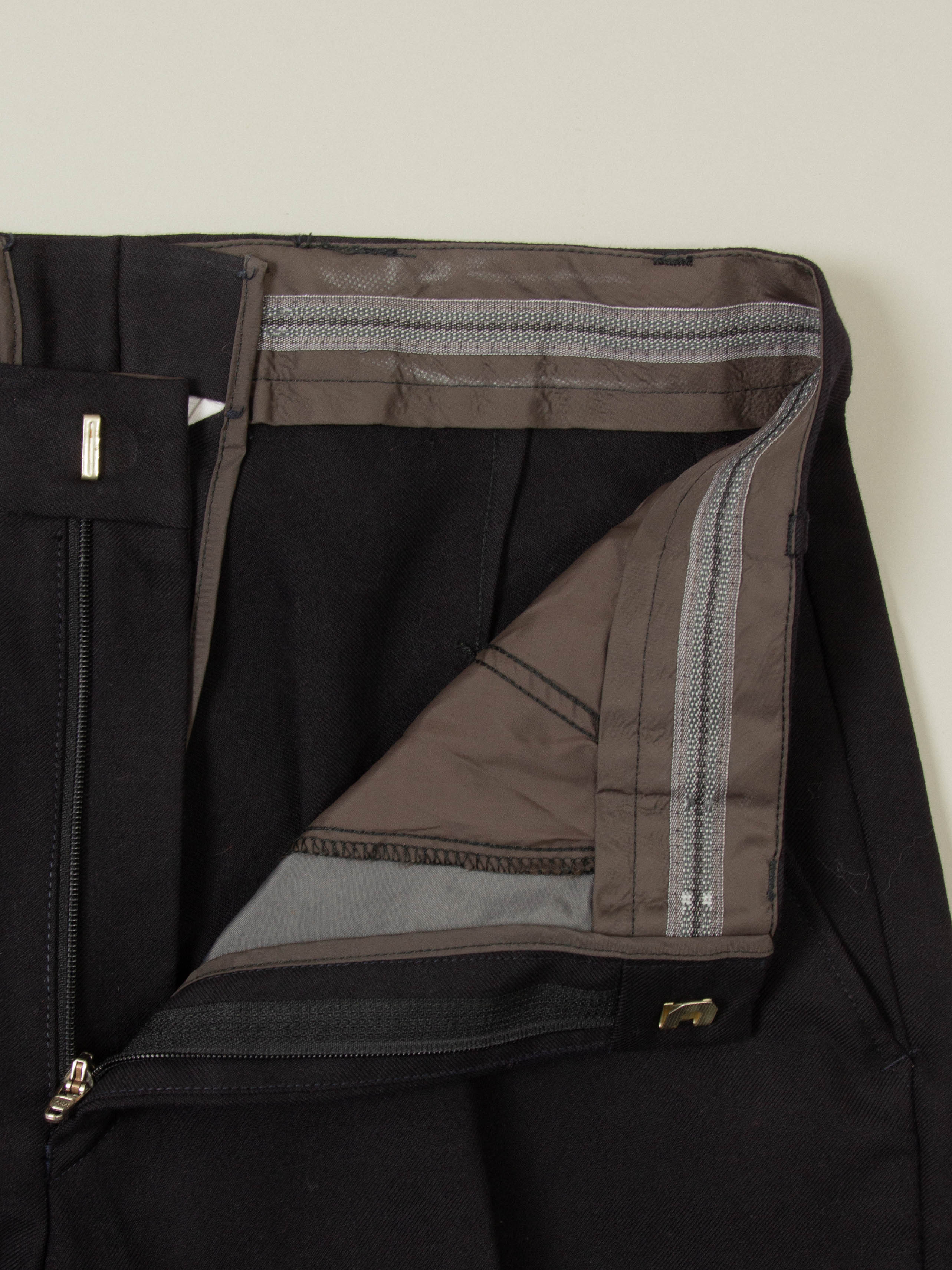Vtg 1990s Pleated Army Wool Dress Trousers (Black) - Image 3