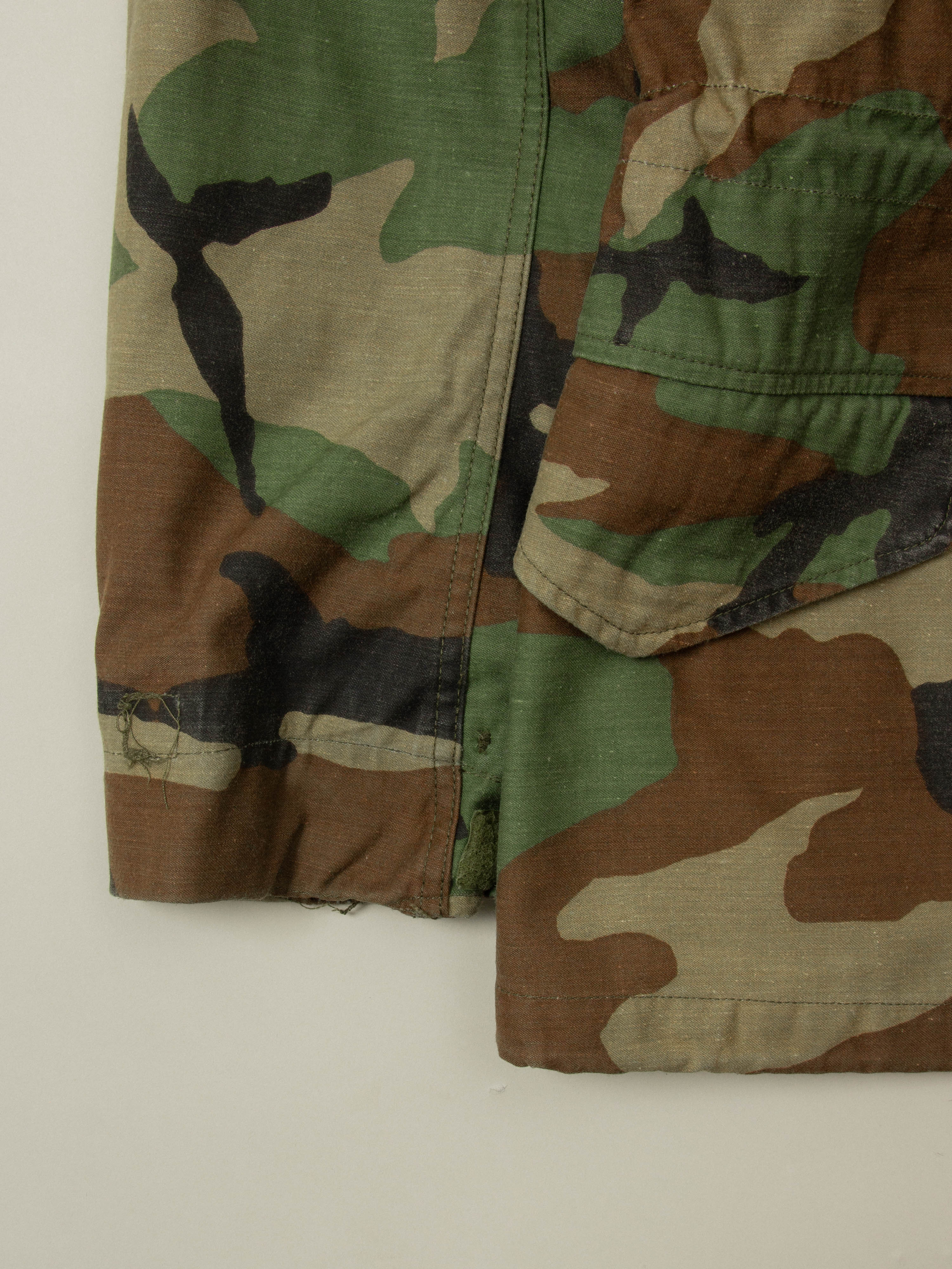 Vtg 1990s US Air Force M-65 Woodland Field Jacket (S-Reg) - Image 2