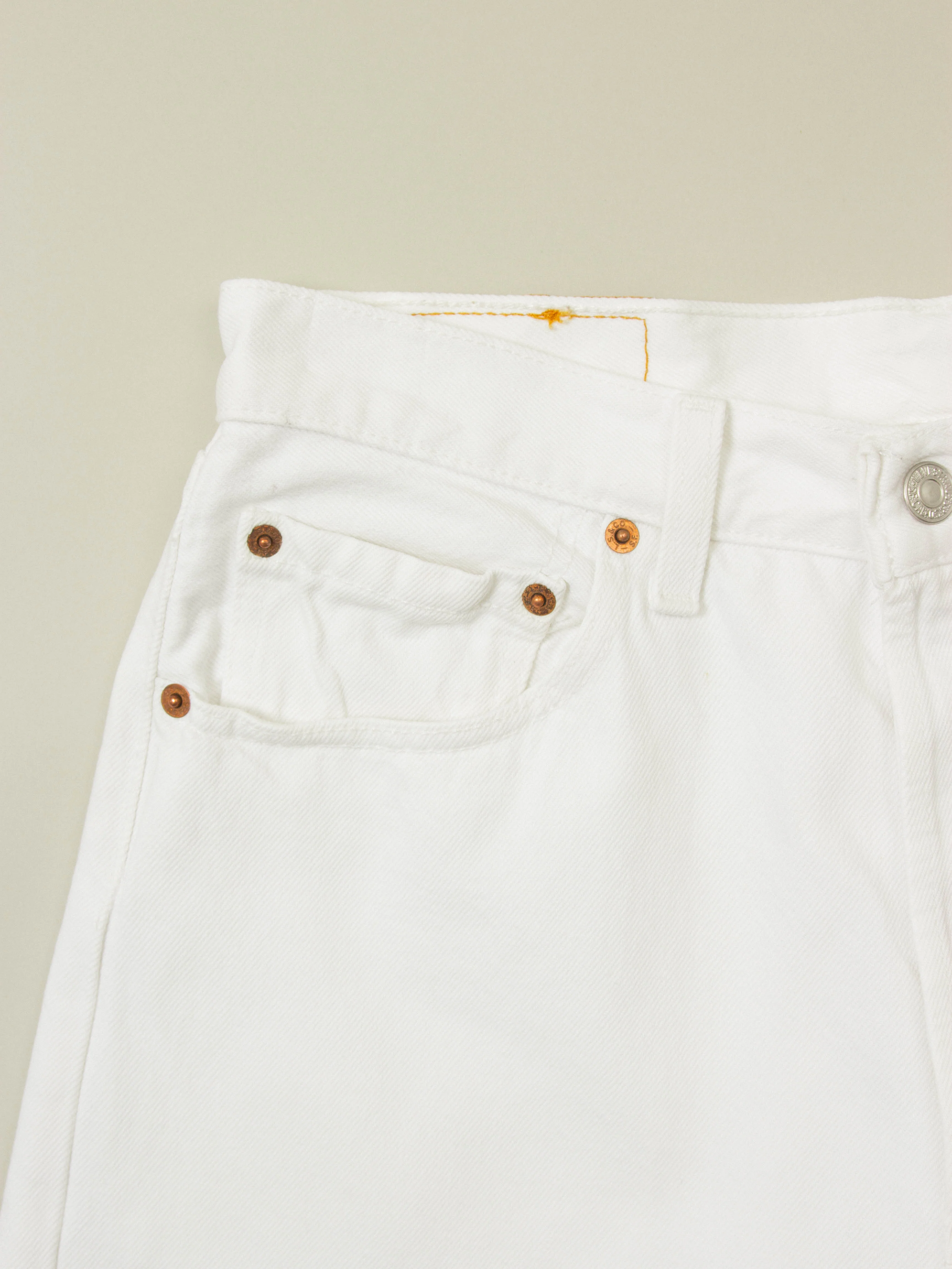 Vtg 1990s White Levi's 501 Jeans – Made in UK (30x30) - Image 4