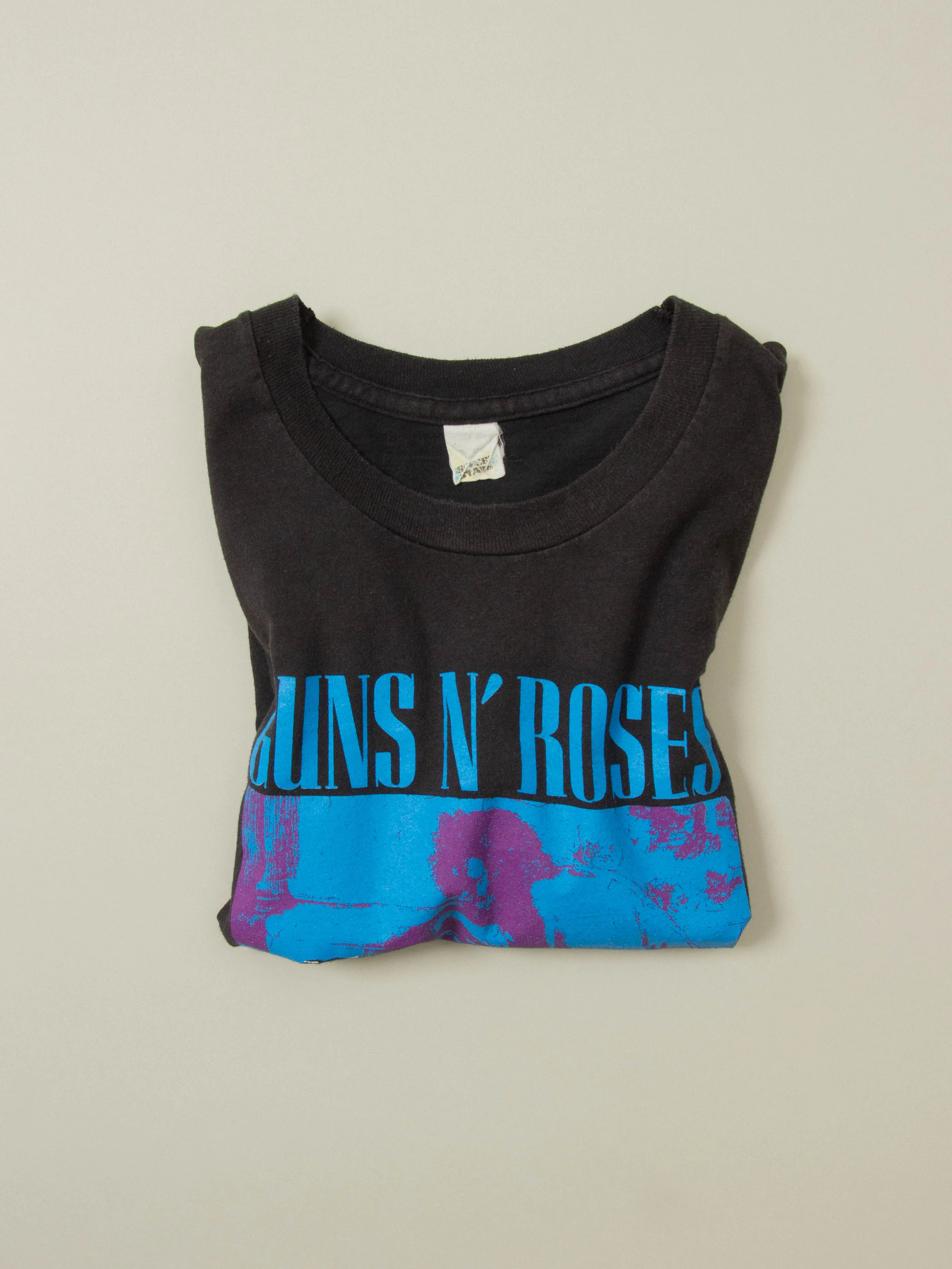 Vtg 1991 Guns N' Roses 'Use Your Illusion' Tee (M/L) - Image 8