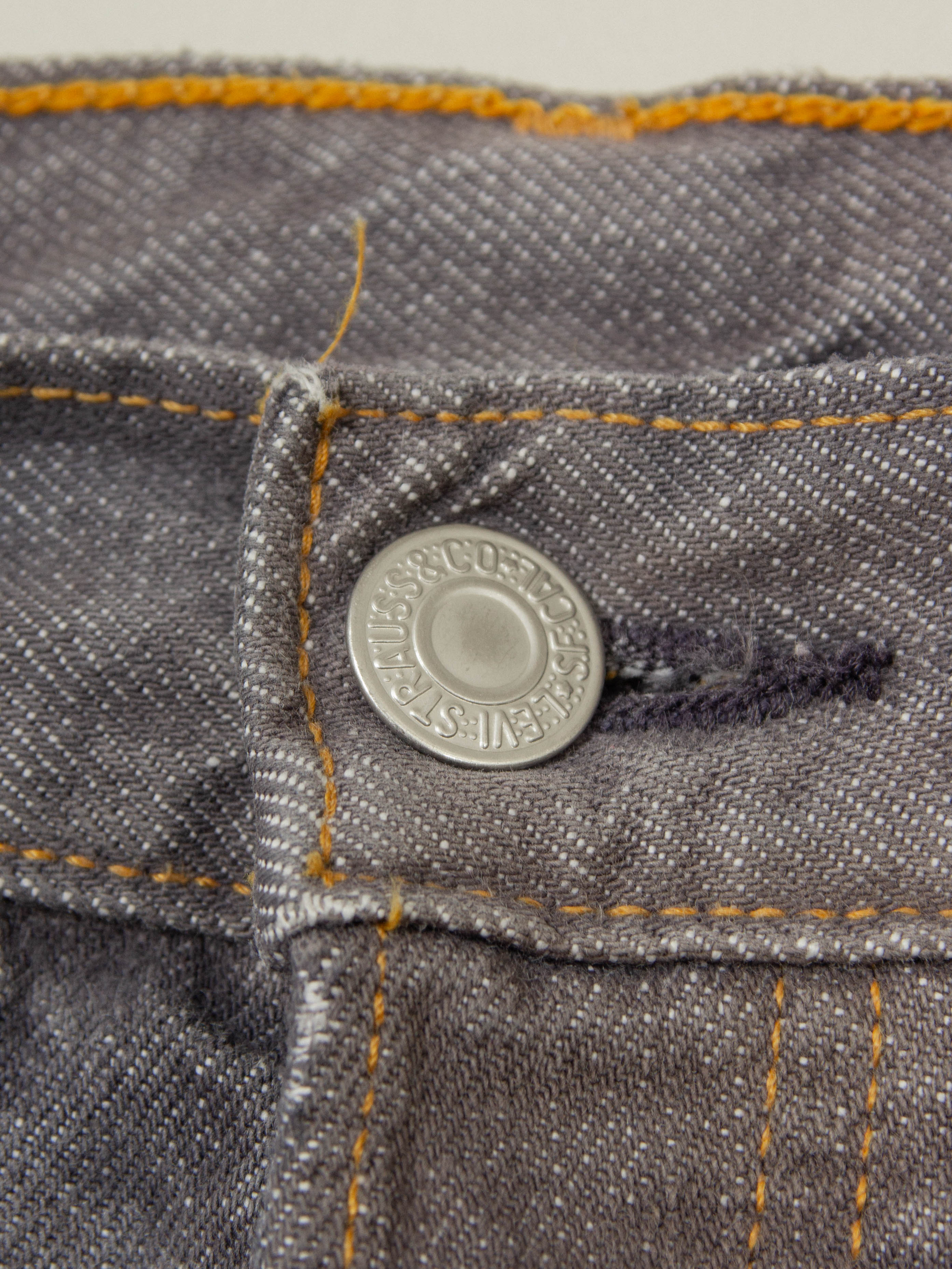 Vtg Levi's 501 Jeans (28x29) - Image 4