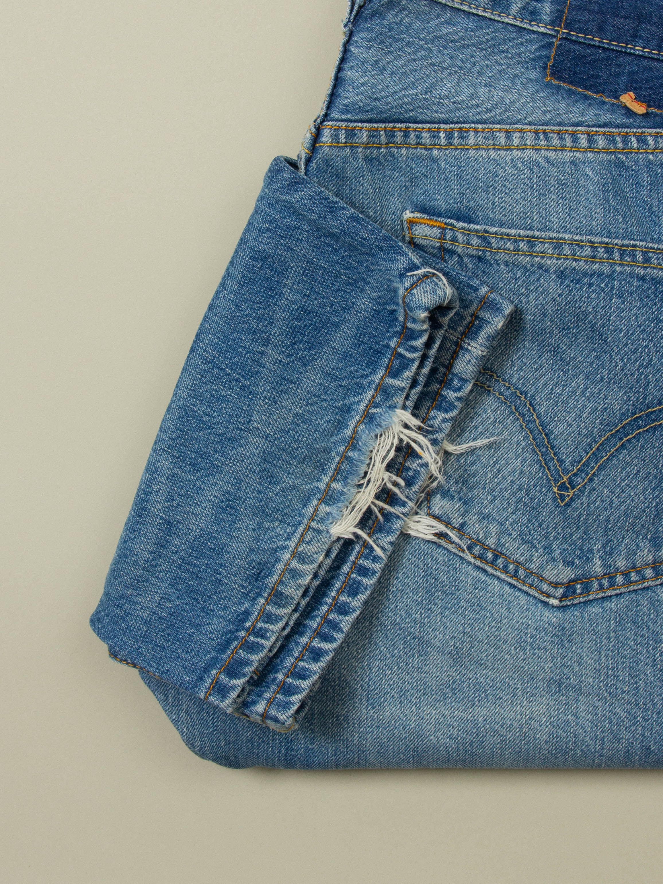 Vtg Levi's 501 Jeans (32x32) - Image 4