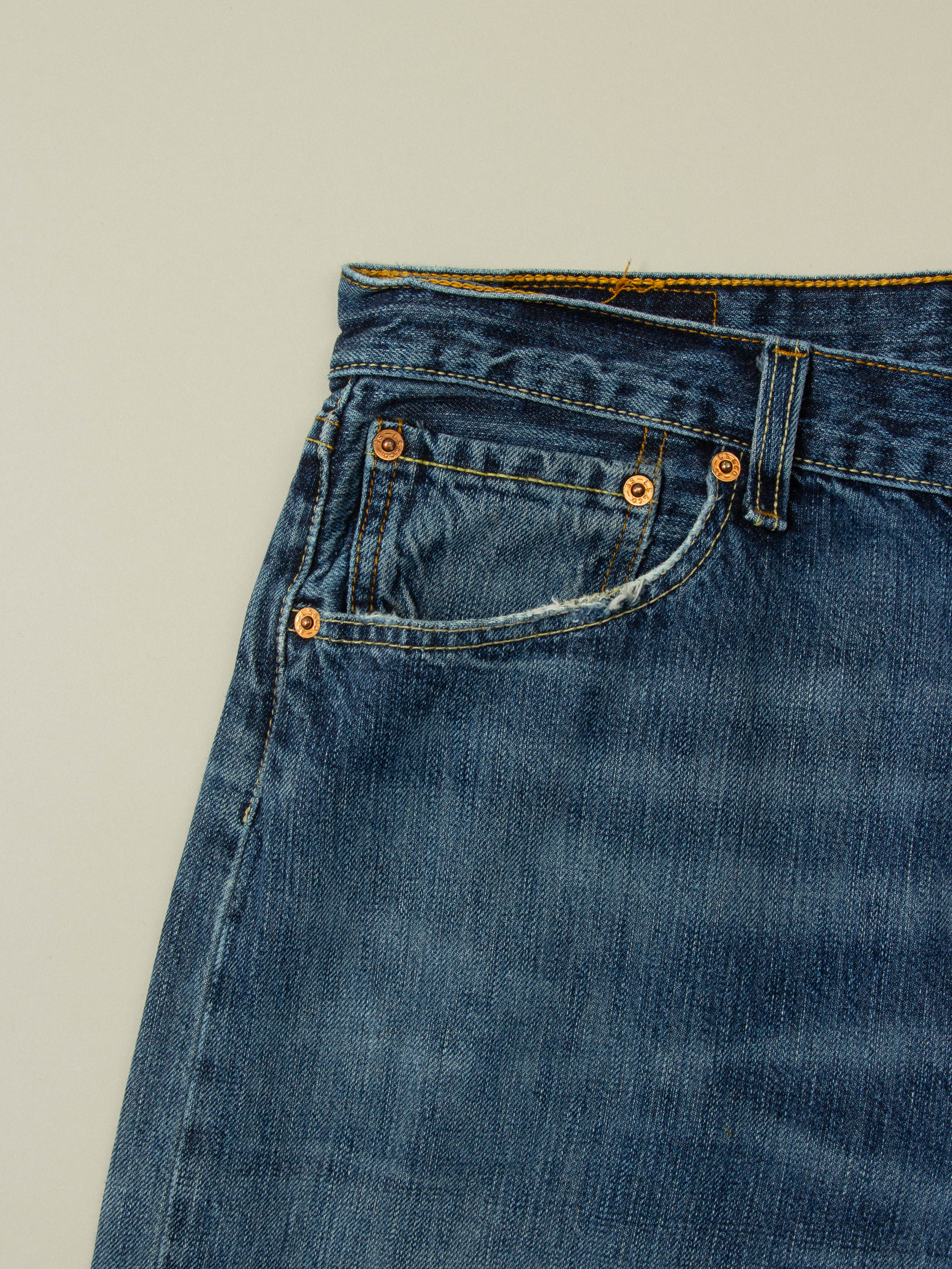 Vtg Levi's 501 Jeans (34x32) - Image 5