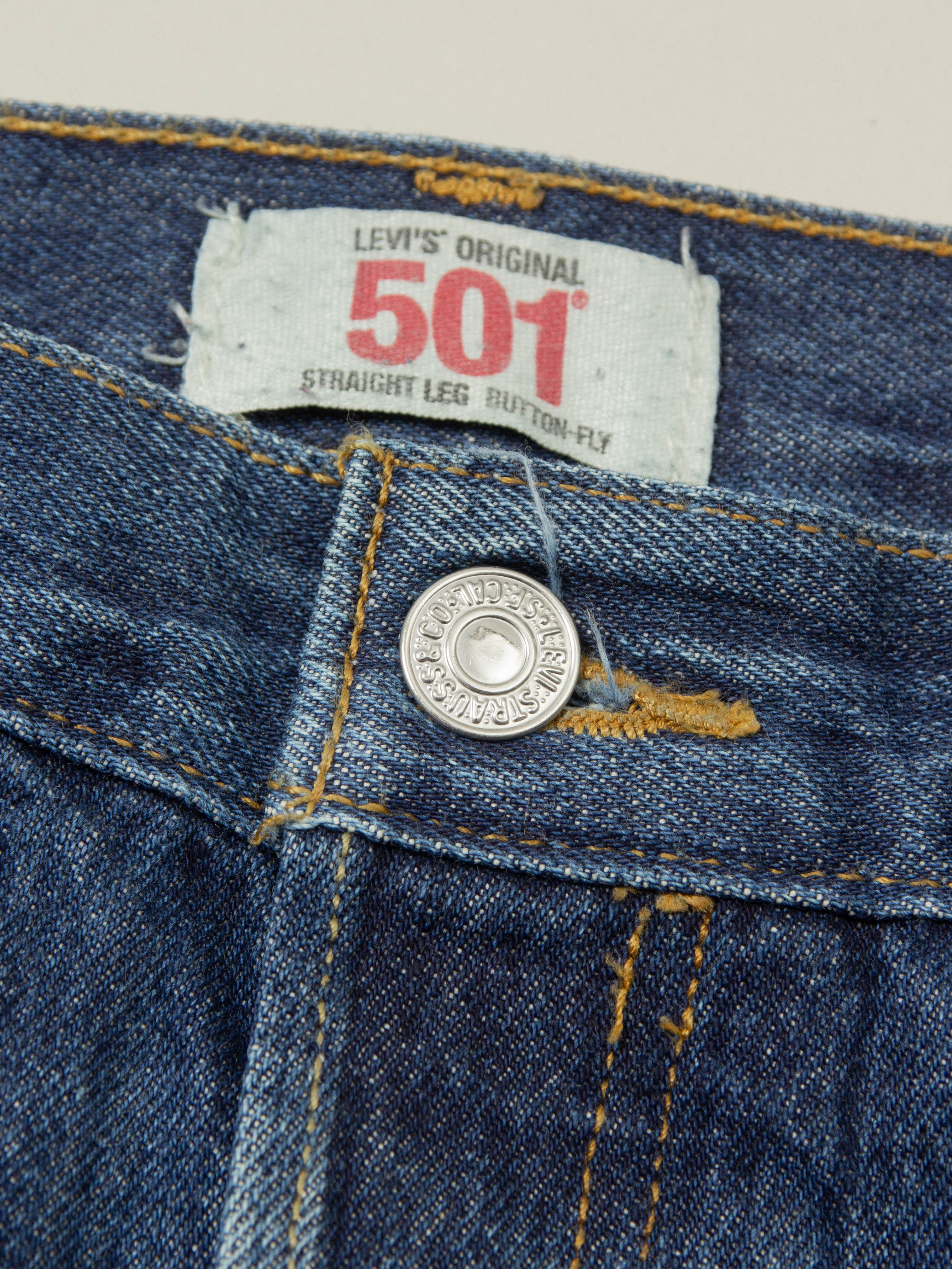 Vtg Levi's 501 Jeans (36x30) - Image 2