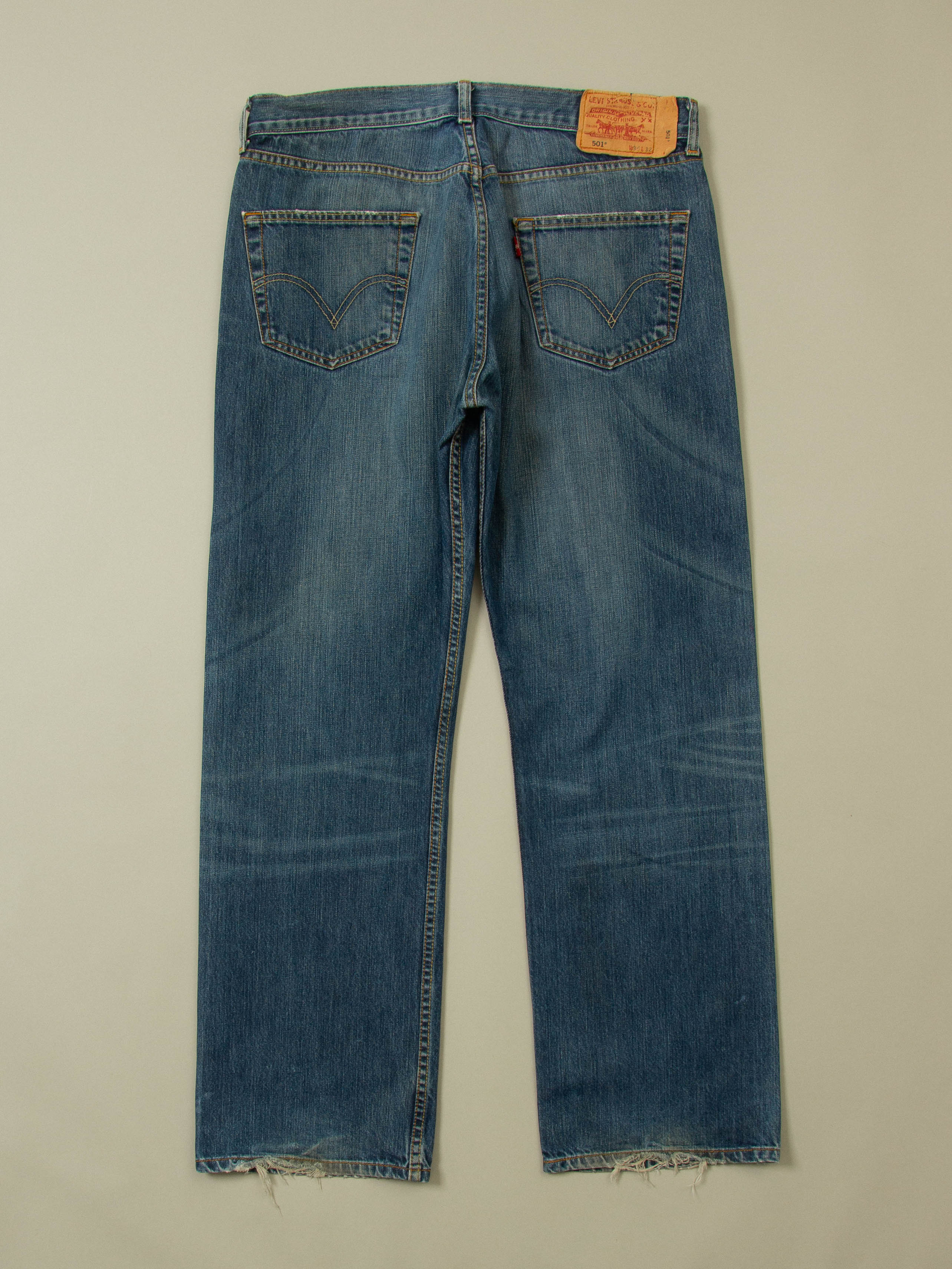 Vtg Levi's 501 Jeans (36x31) - Image 3