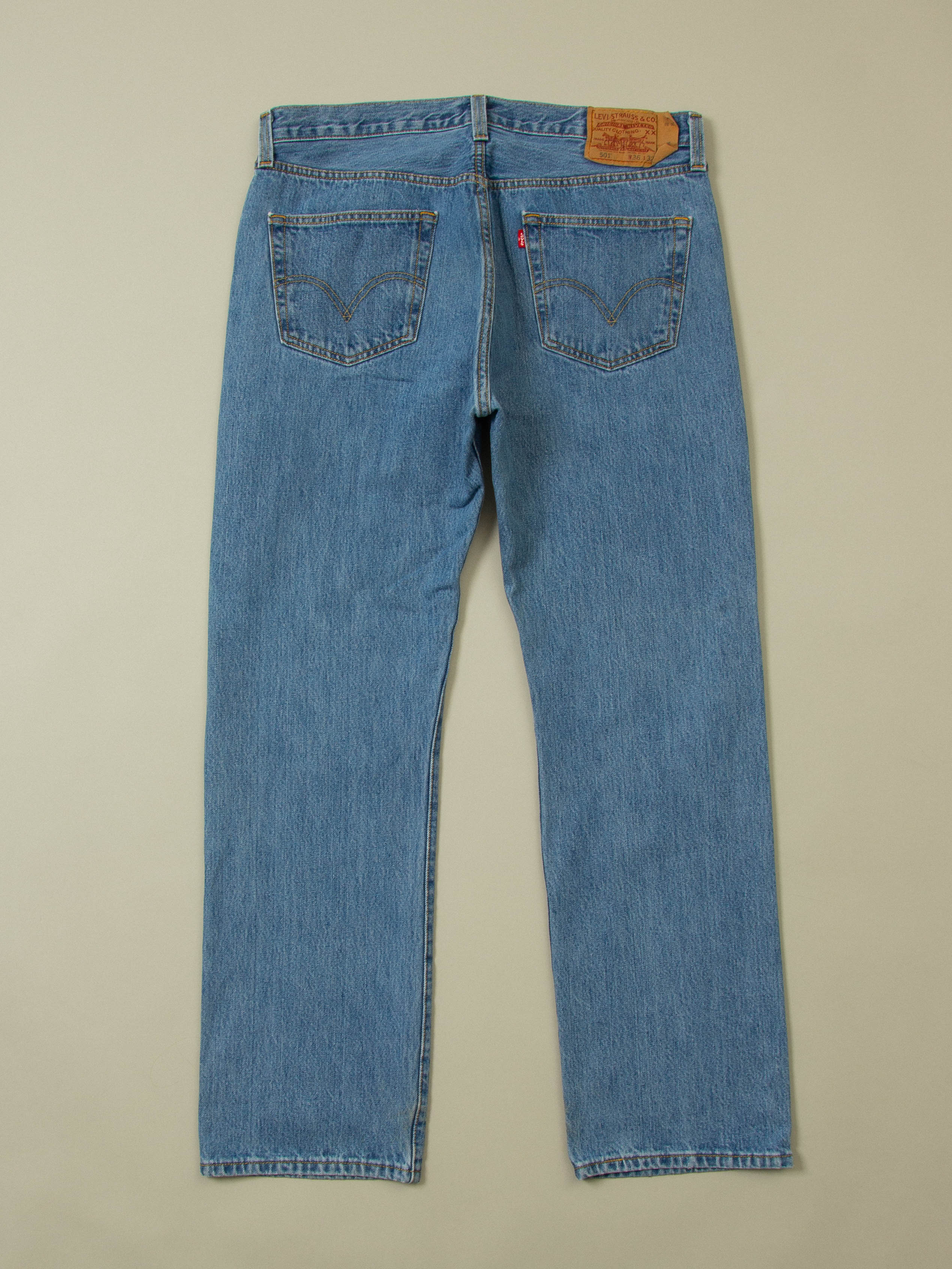 Vtg Levi's 501 Jeans (36x32) - Image 3