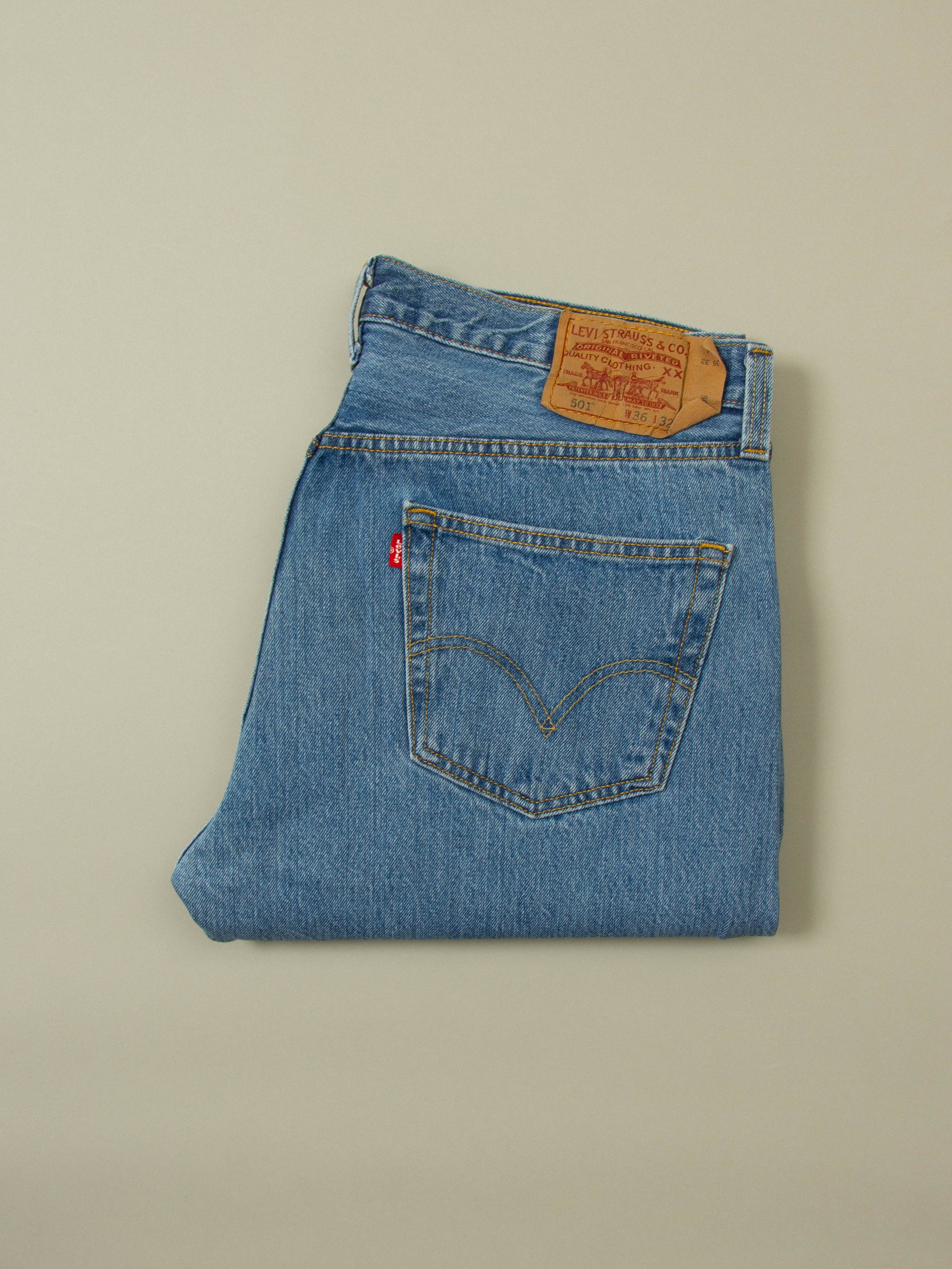 Vtg Levi's 501 Jeans (36x32) - Image 5