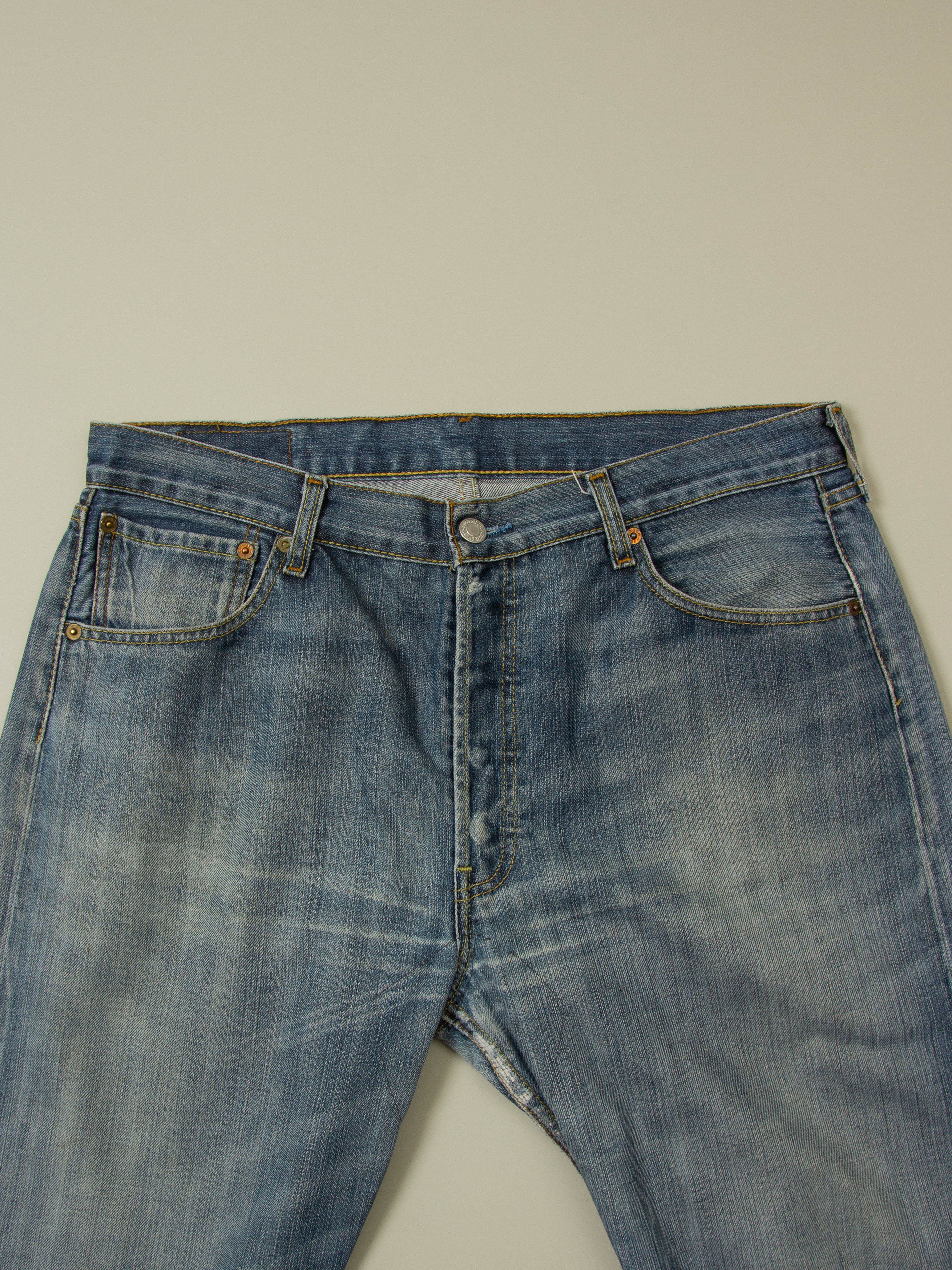 Vtg Levi's 501 Jeans (36x33) - Image 3