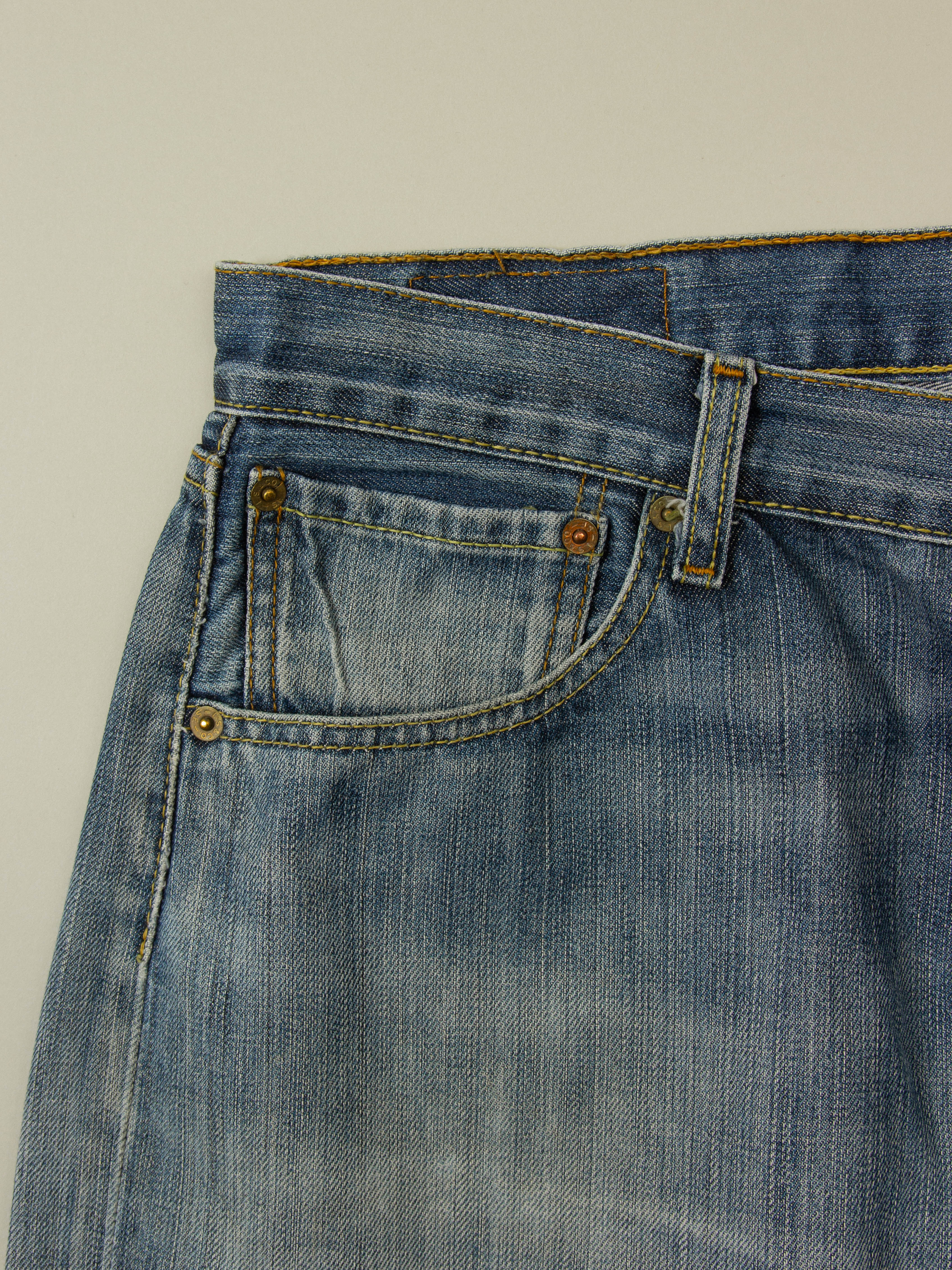 Vtg Levi's 501 Jeans (36x33) - Image 4
