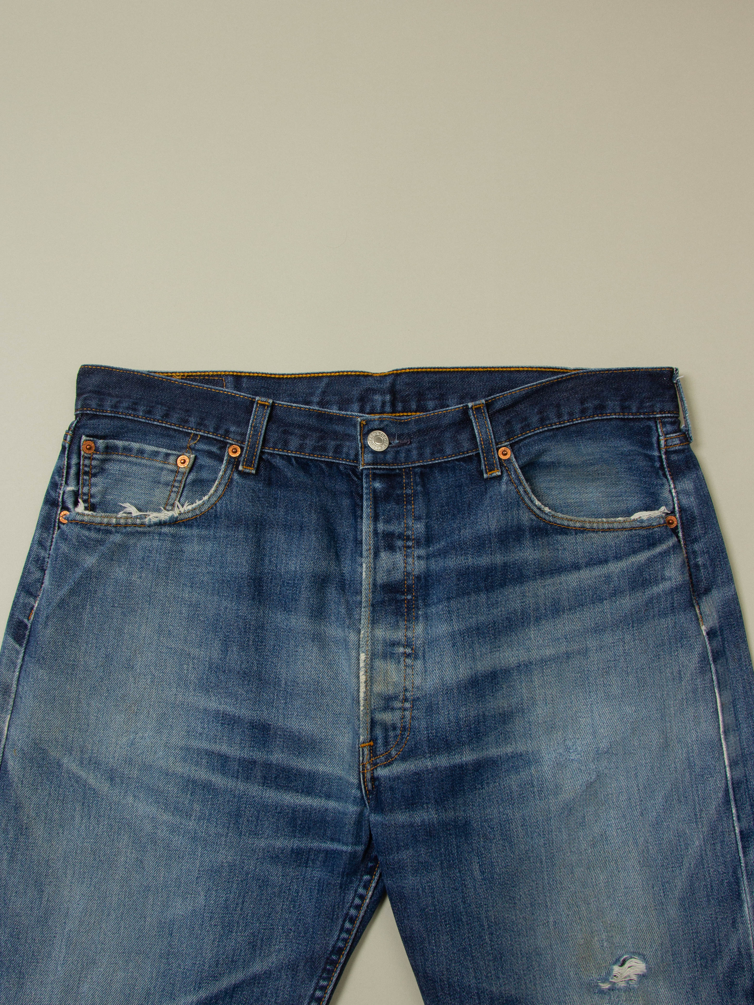 Vtg Levi's 501 Jeans (38x29) - Image 2