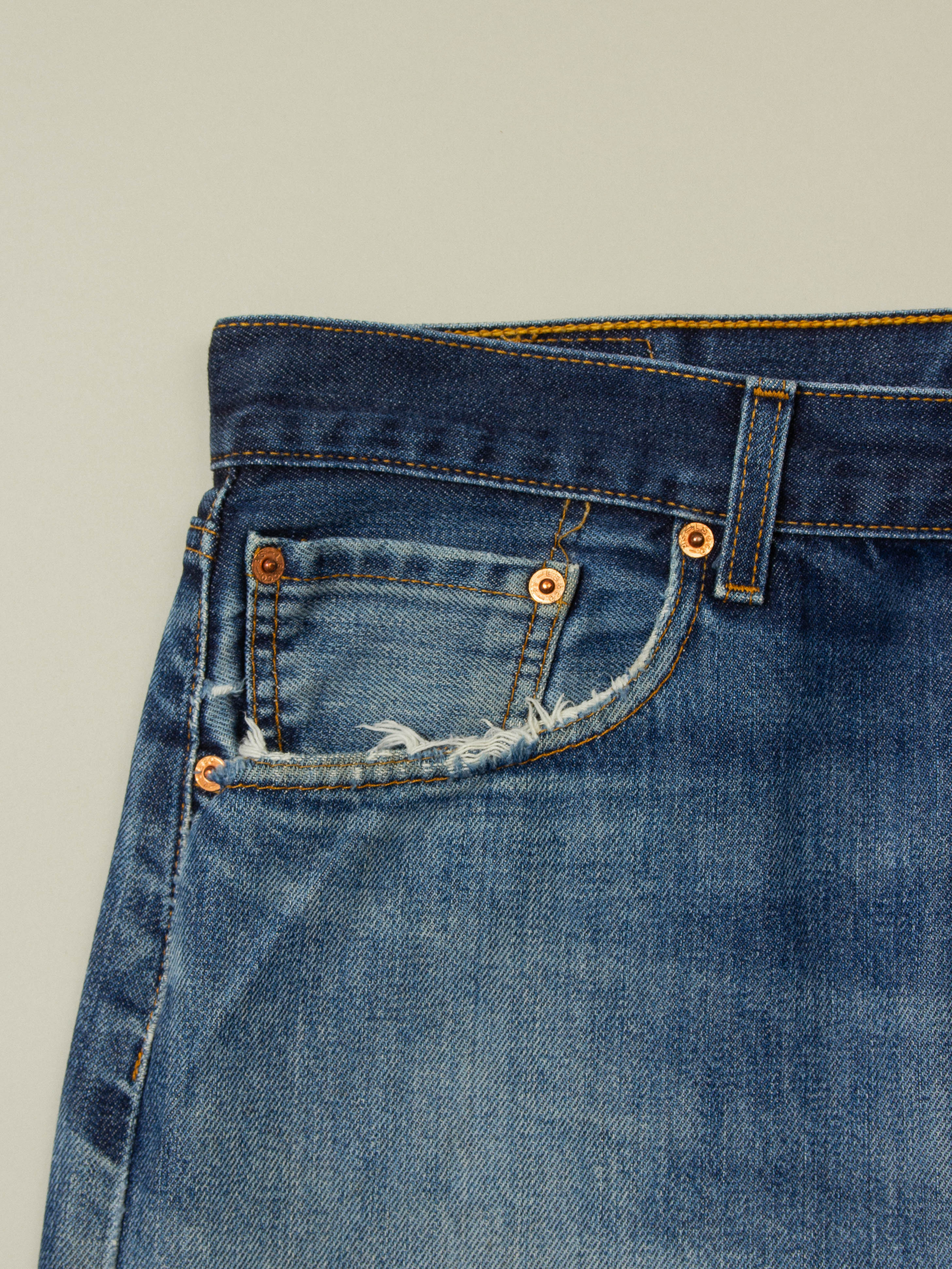 Vtg Levi's 501 Jeans (38x29) - Image 4