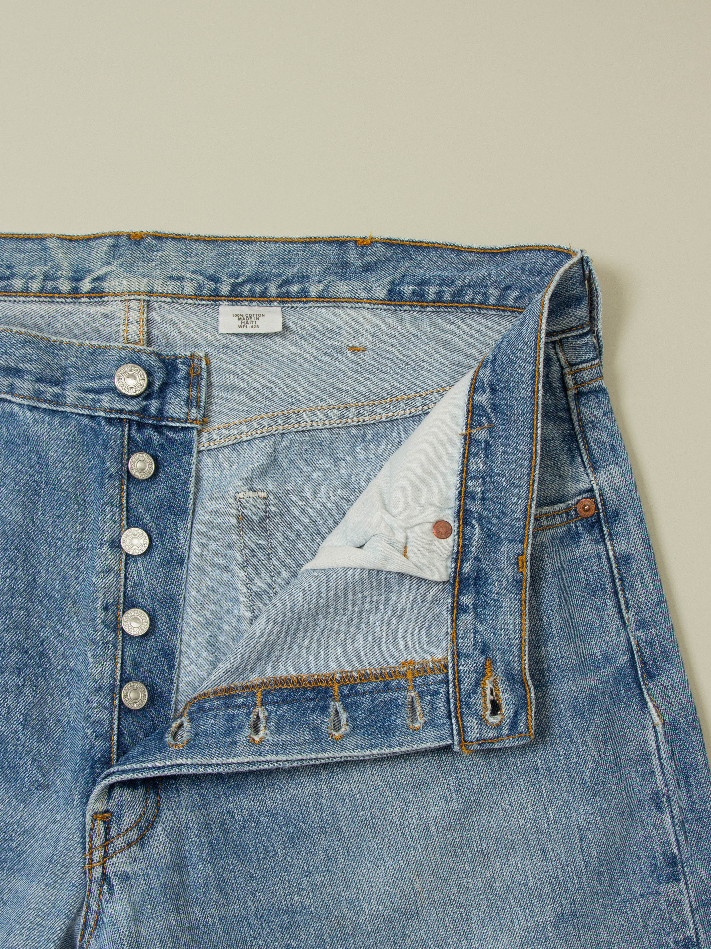 Vtg Levi's 501 Jeans (38x35) - Image 2