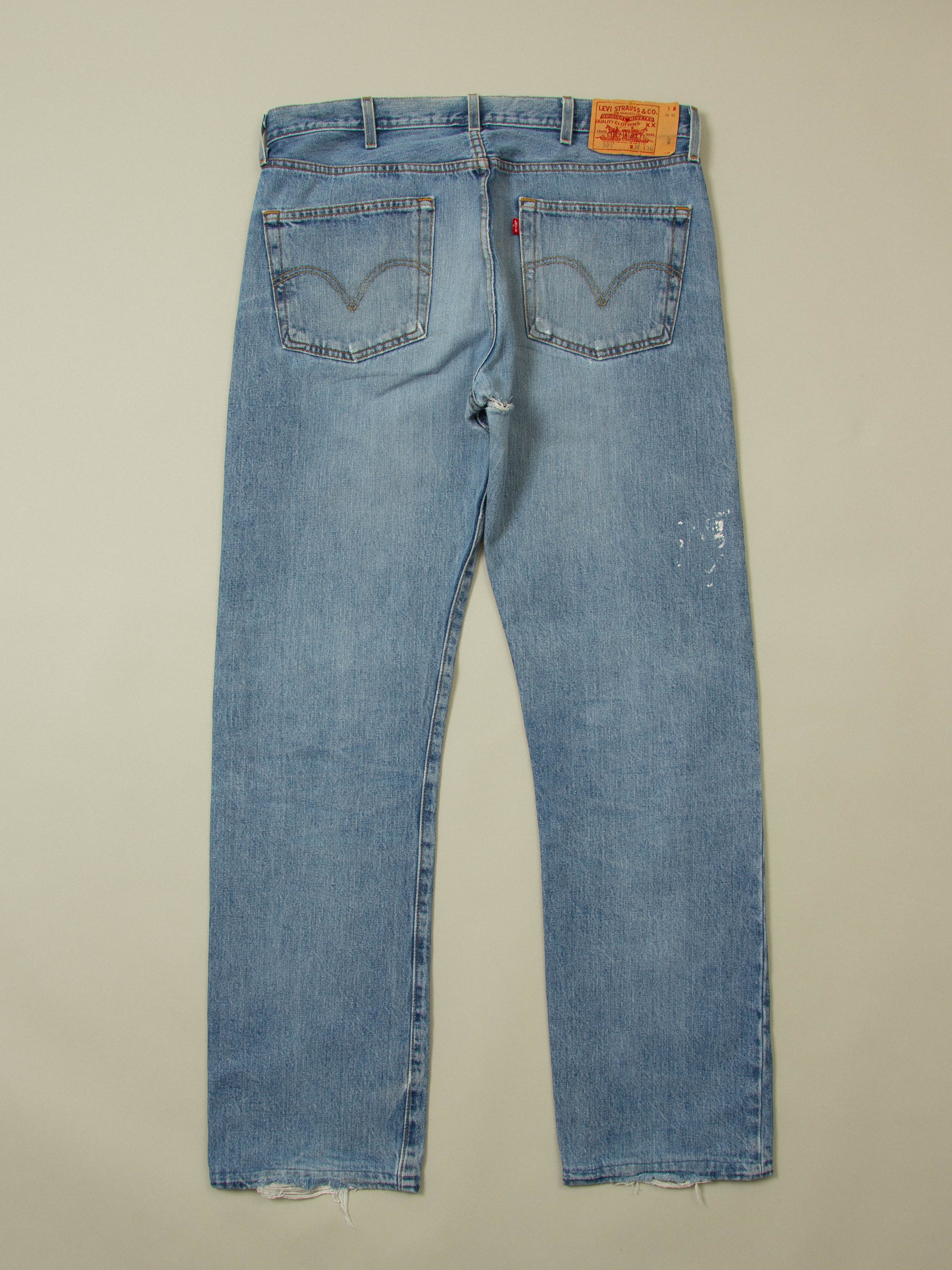 Vtg Levi's 501 Jeans (38x35) - Image 3