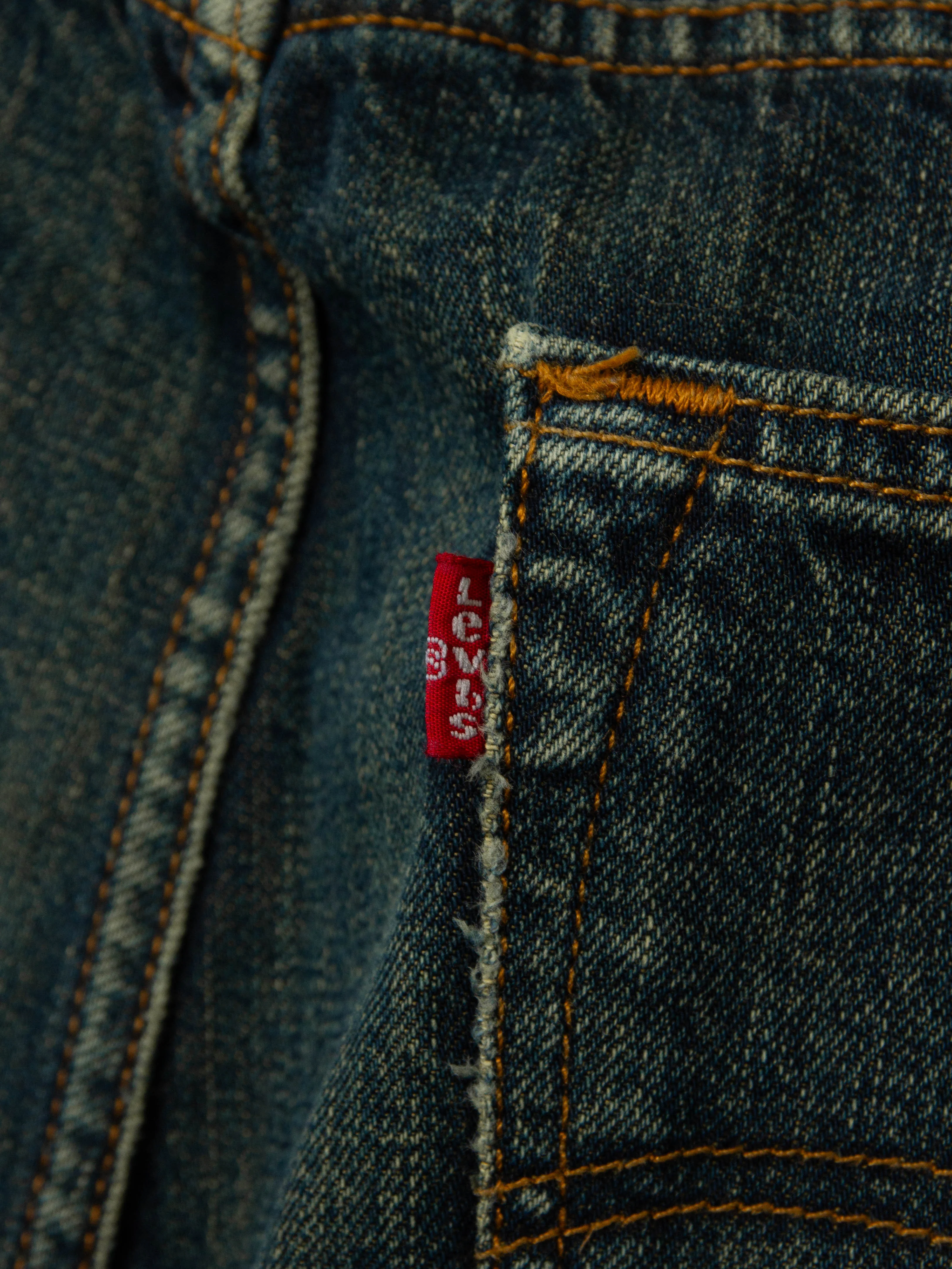 Vtg Levi's 501 Jeans (38x35) - Image 4