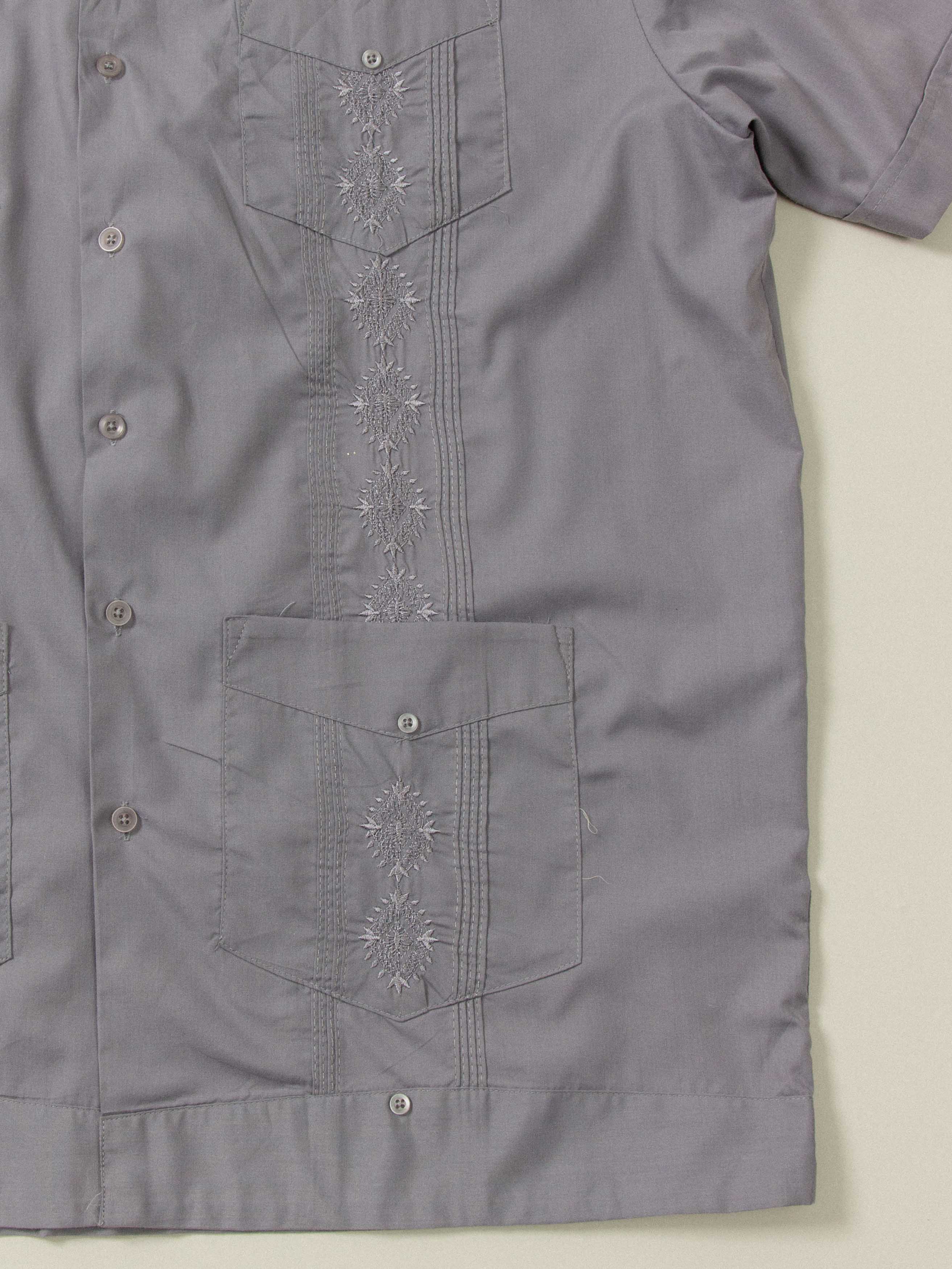 Vtg Short Sleeve Grey Cuban Shirt (XL) - Image 4