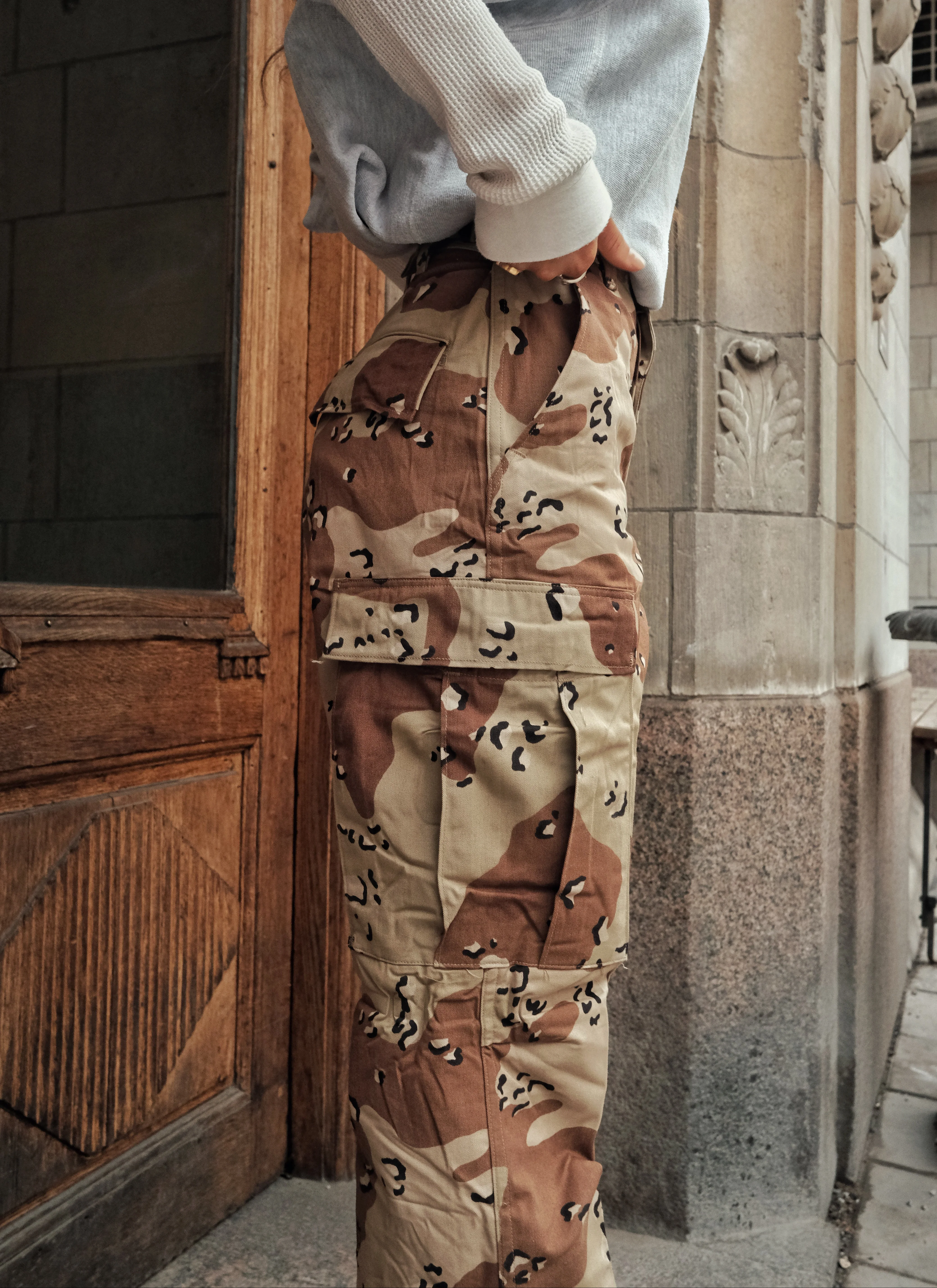 Vtg US Army Chocolate Chip Desert Camo Trousers (XS) - Image 2