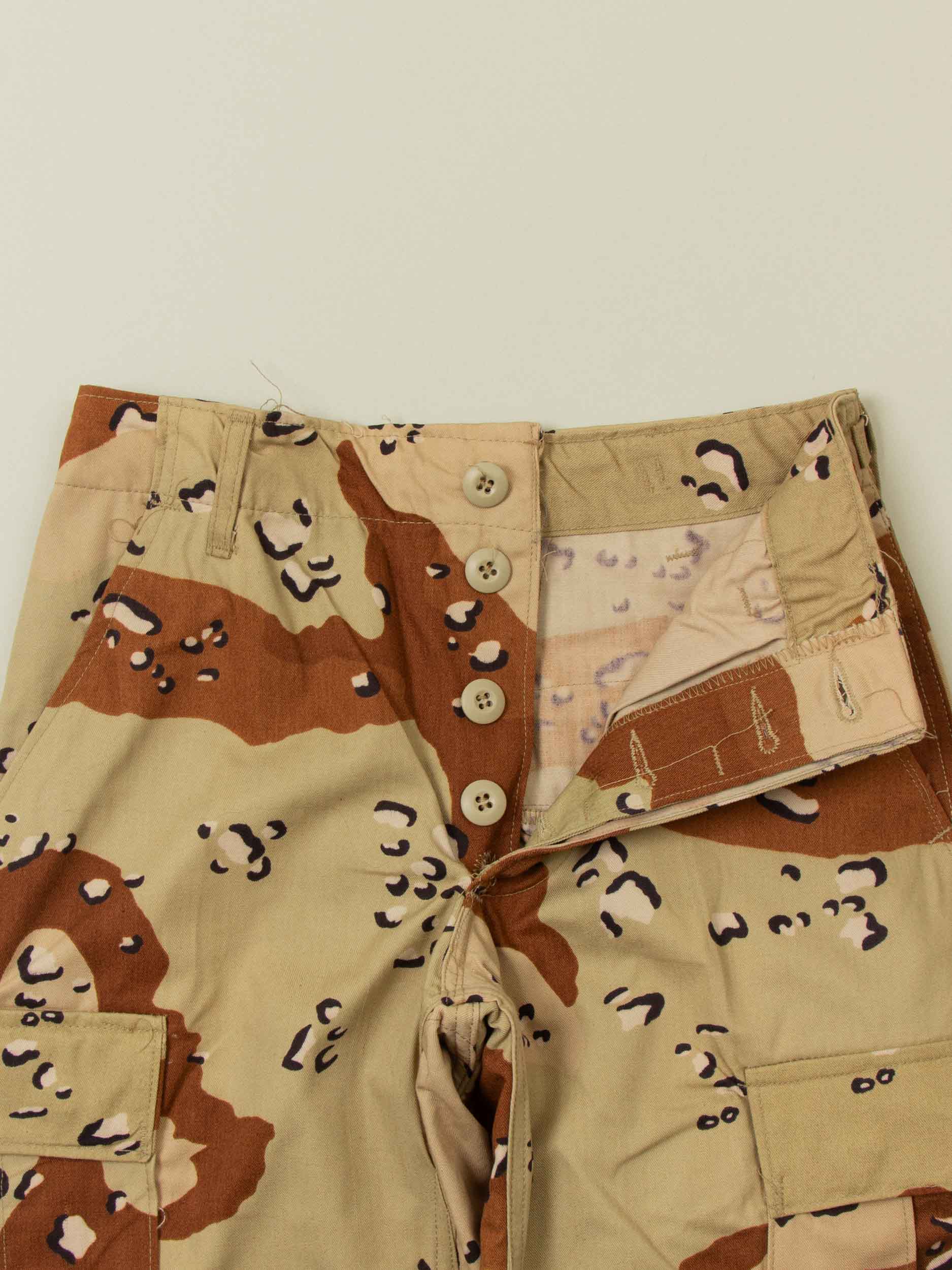 Vtg US Army Chocolate Chip Desert Camo Trousers (XS) - Image 4