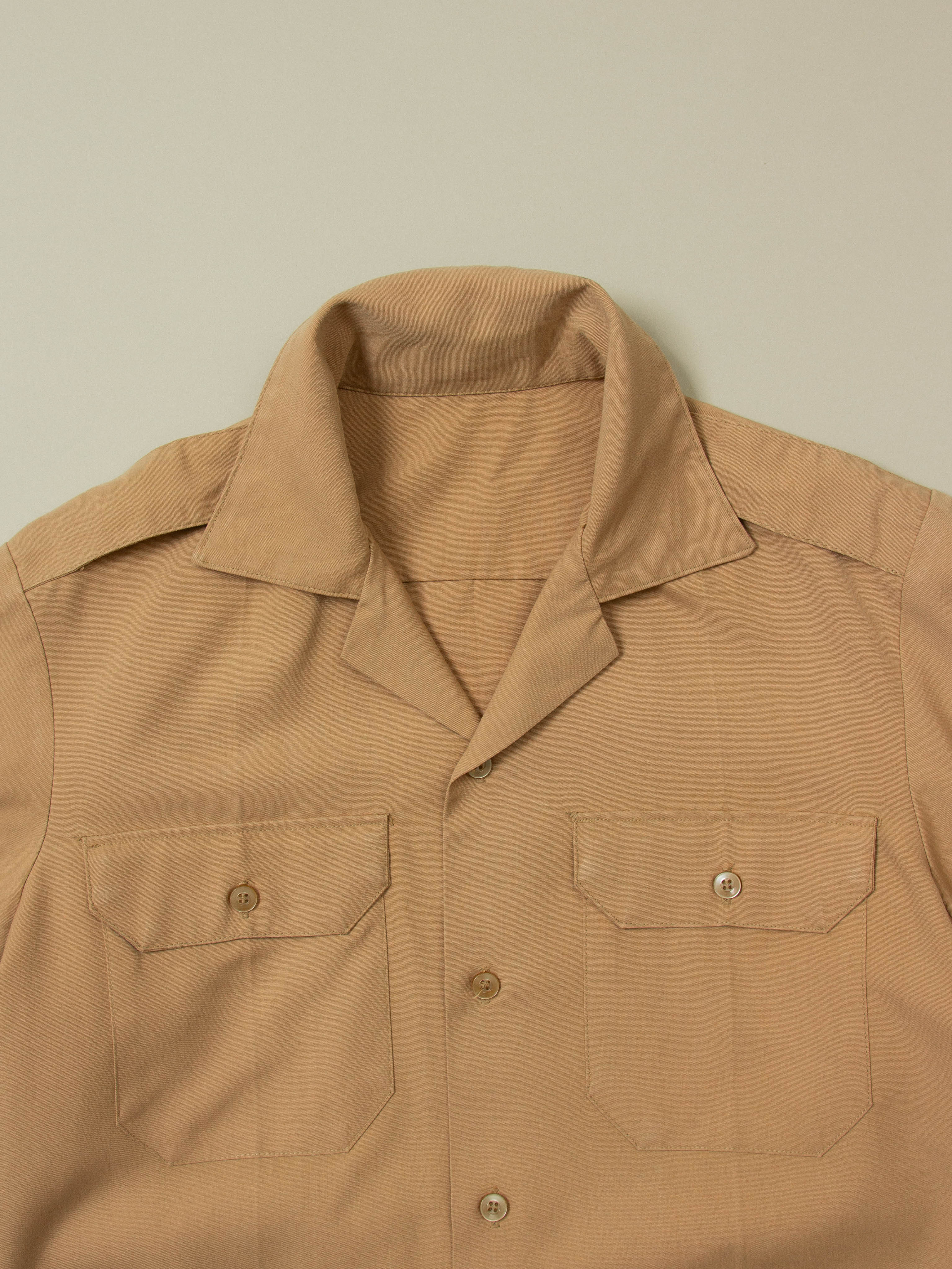 Vtg US Army Short Sleeve Officer Shirt (S) - Image 2