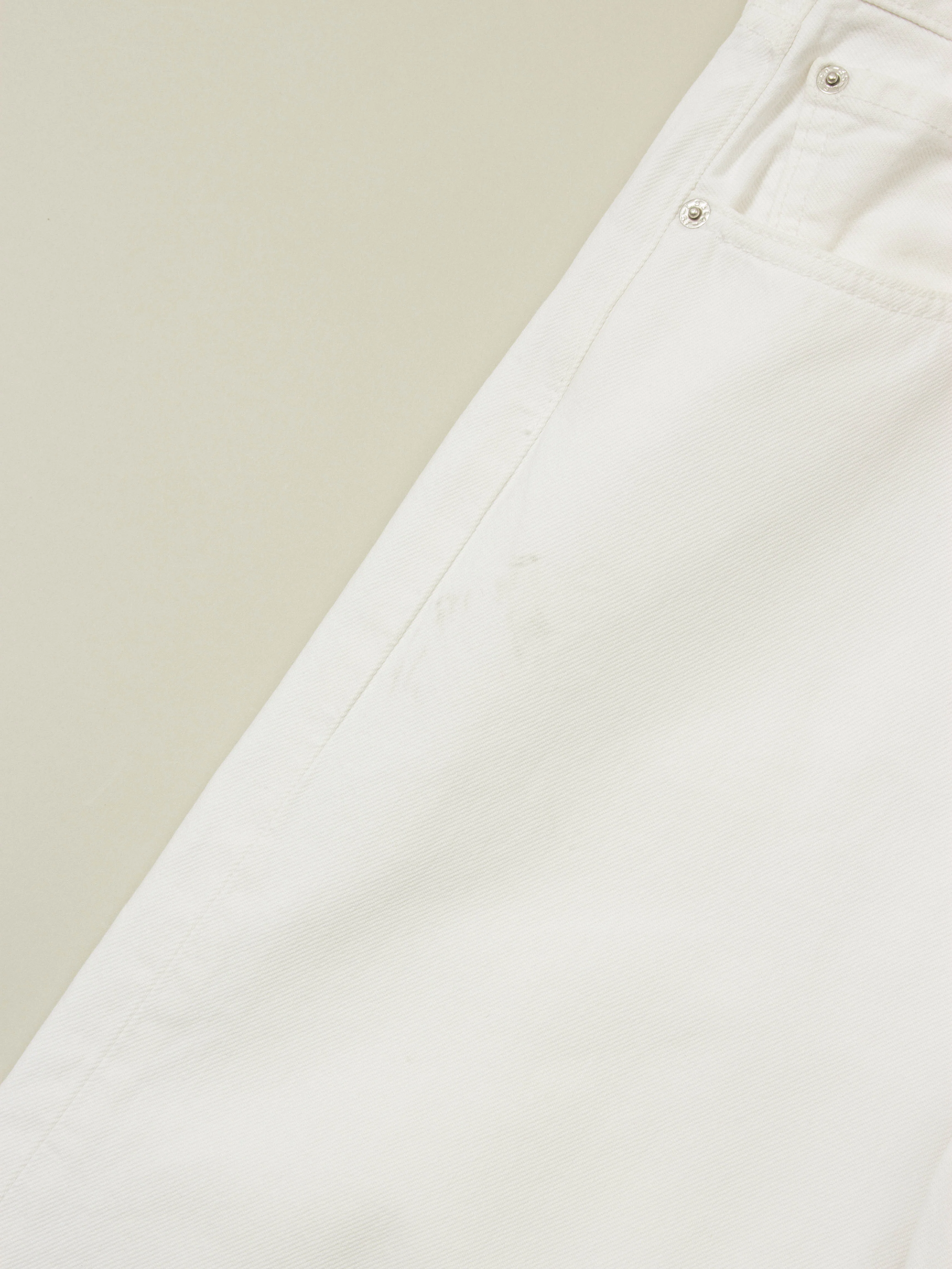 Vtg White Levi's 501 Jeans (34x31) - Image 2
