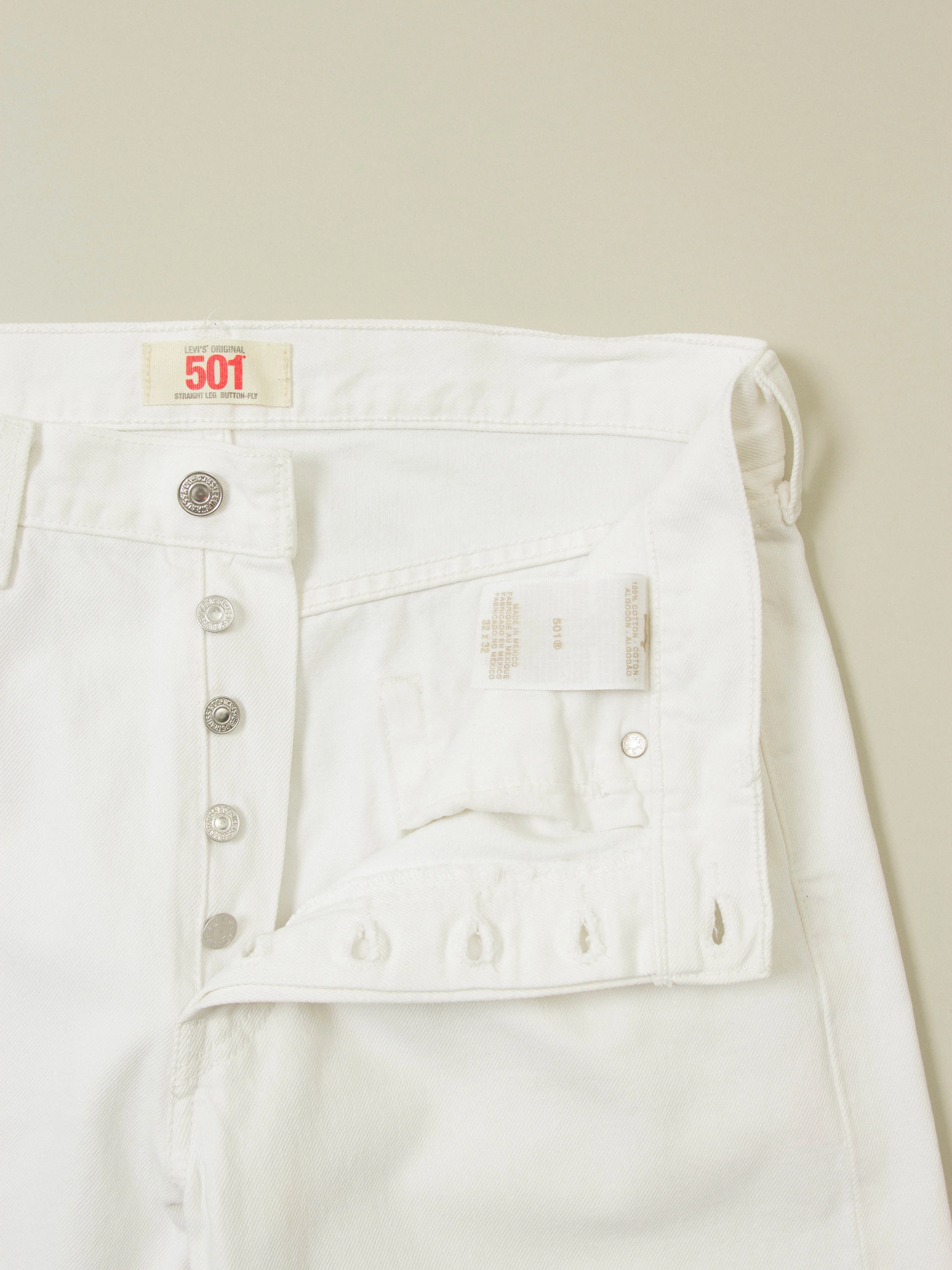Vtg White Levi's 501 Jeans (34x31) - Image 4
