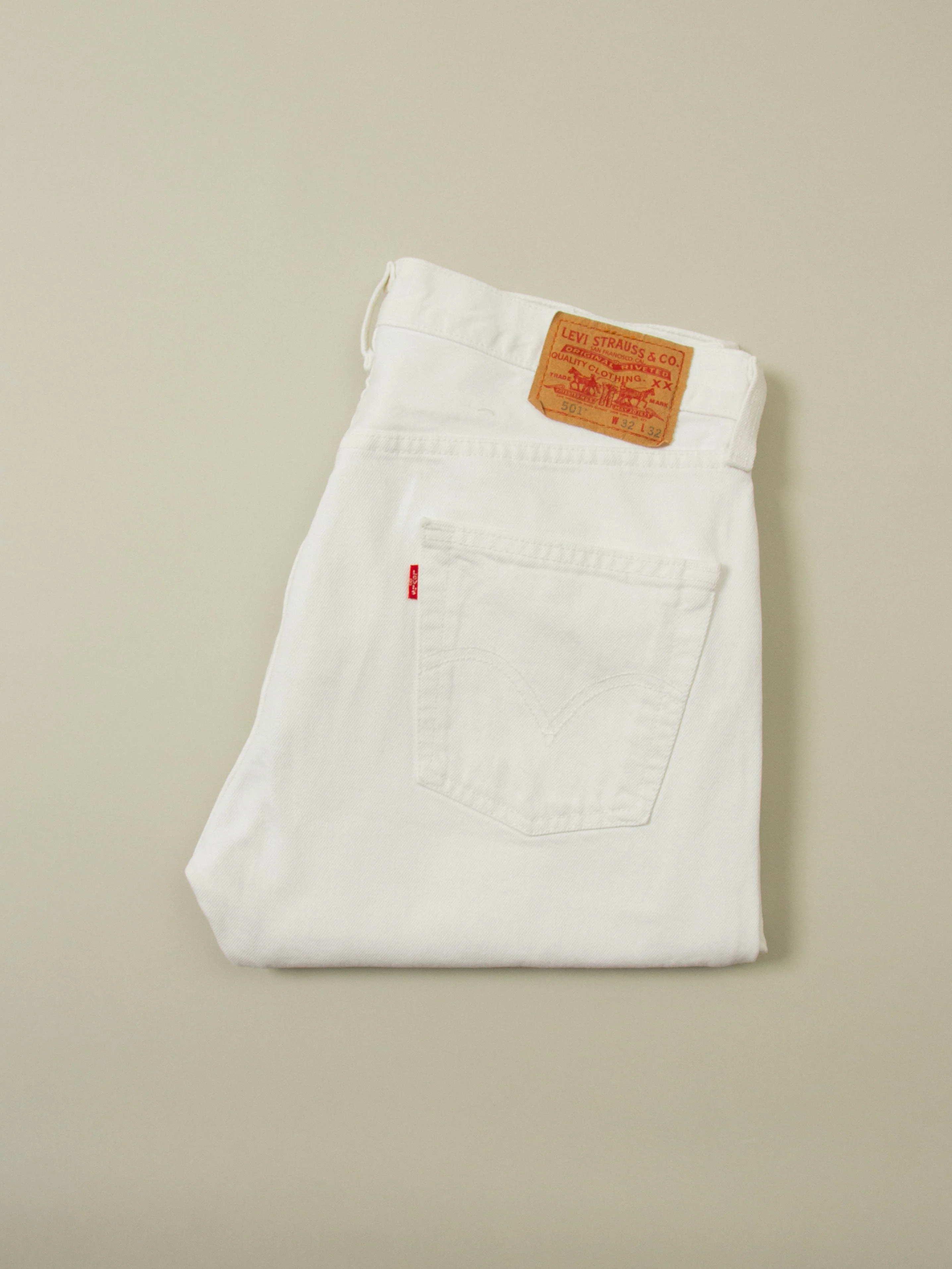 Vtg White Levi's 501 Jeans (34x31) - Image 7